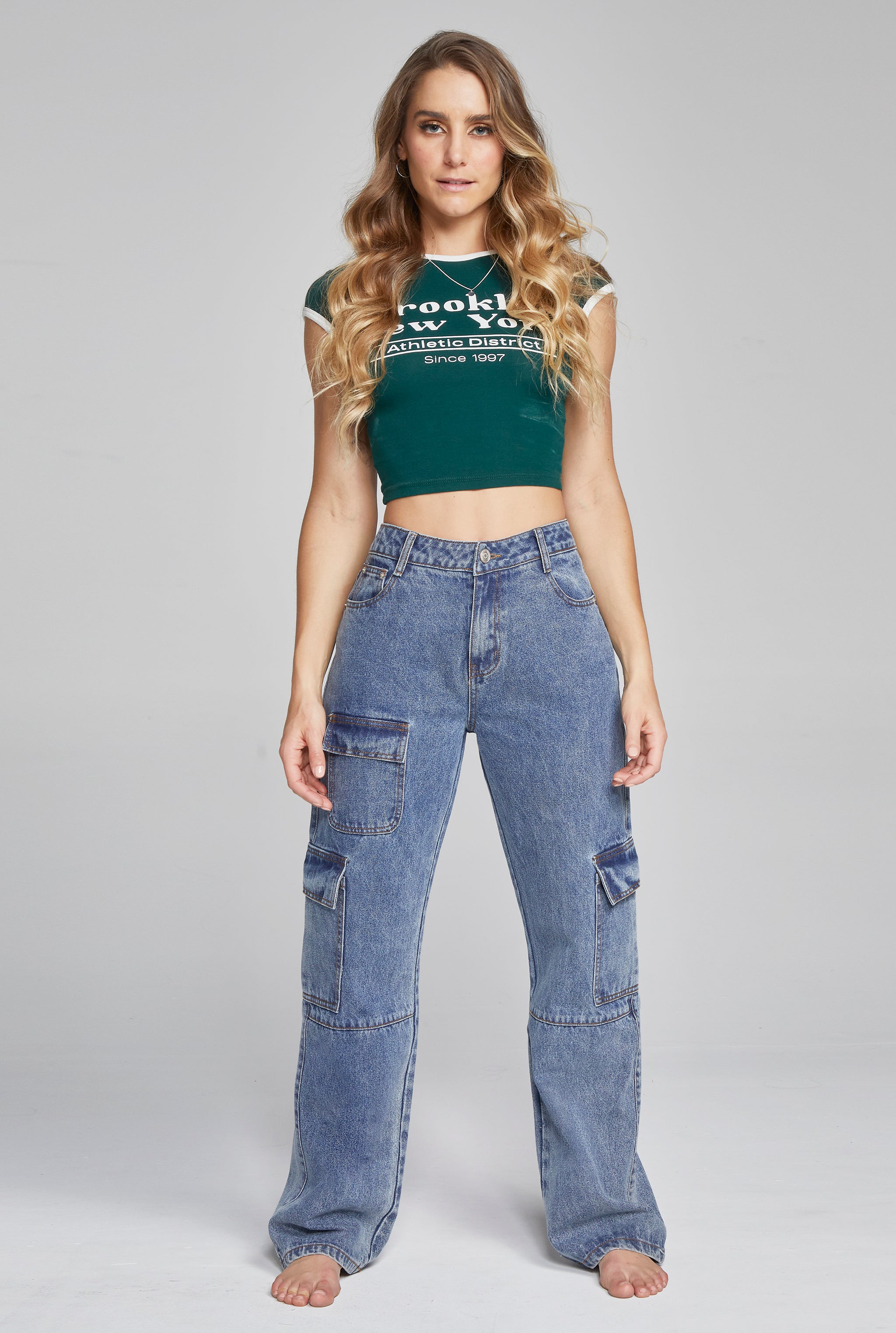 JEANS CARGO RECTO CINTURA ALTA COLOR AZUL OSCURO 0030STME