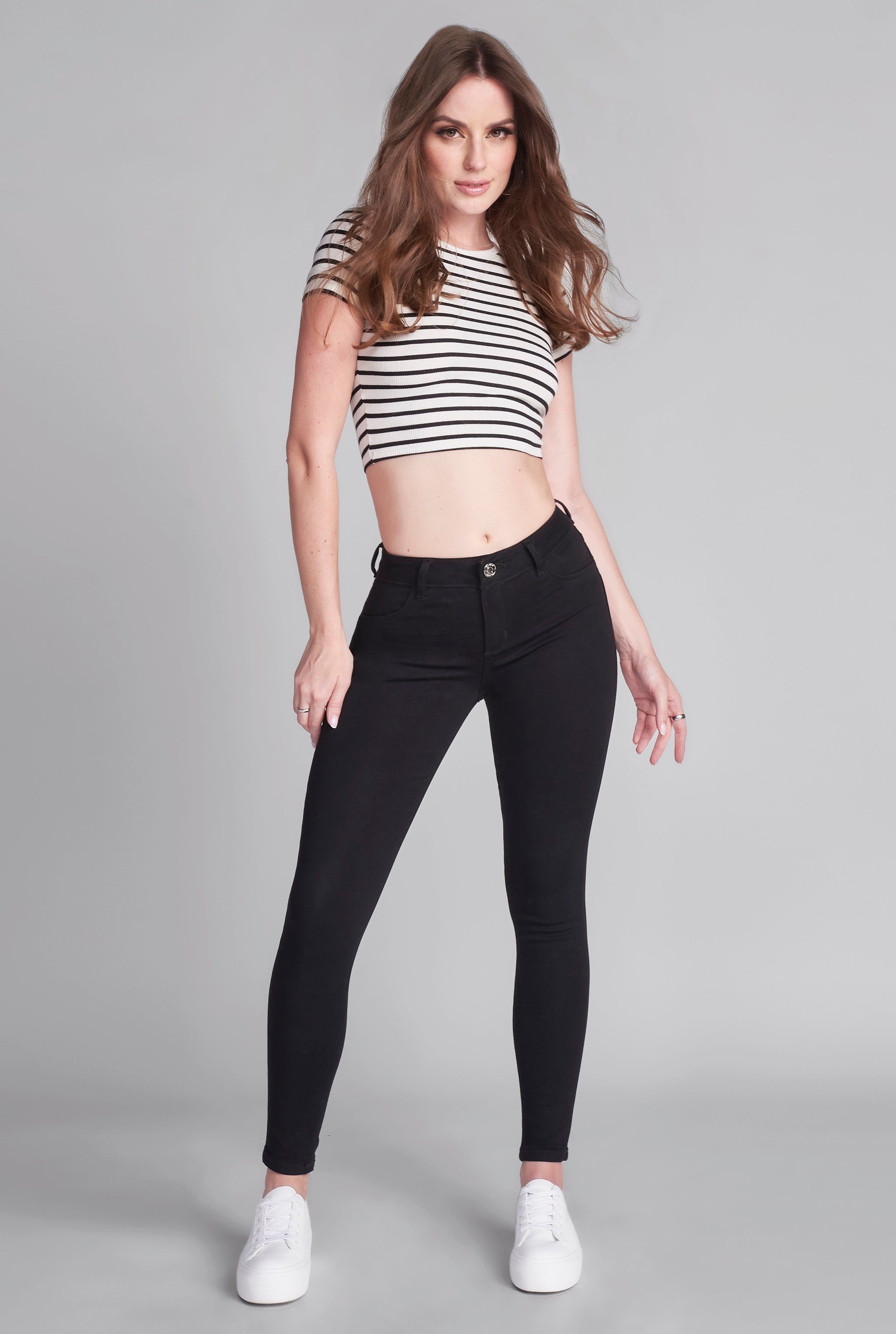 JEANS SÚPER SKINNY CINTURA MEDIA 7032NGRO