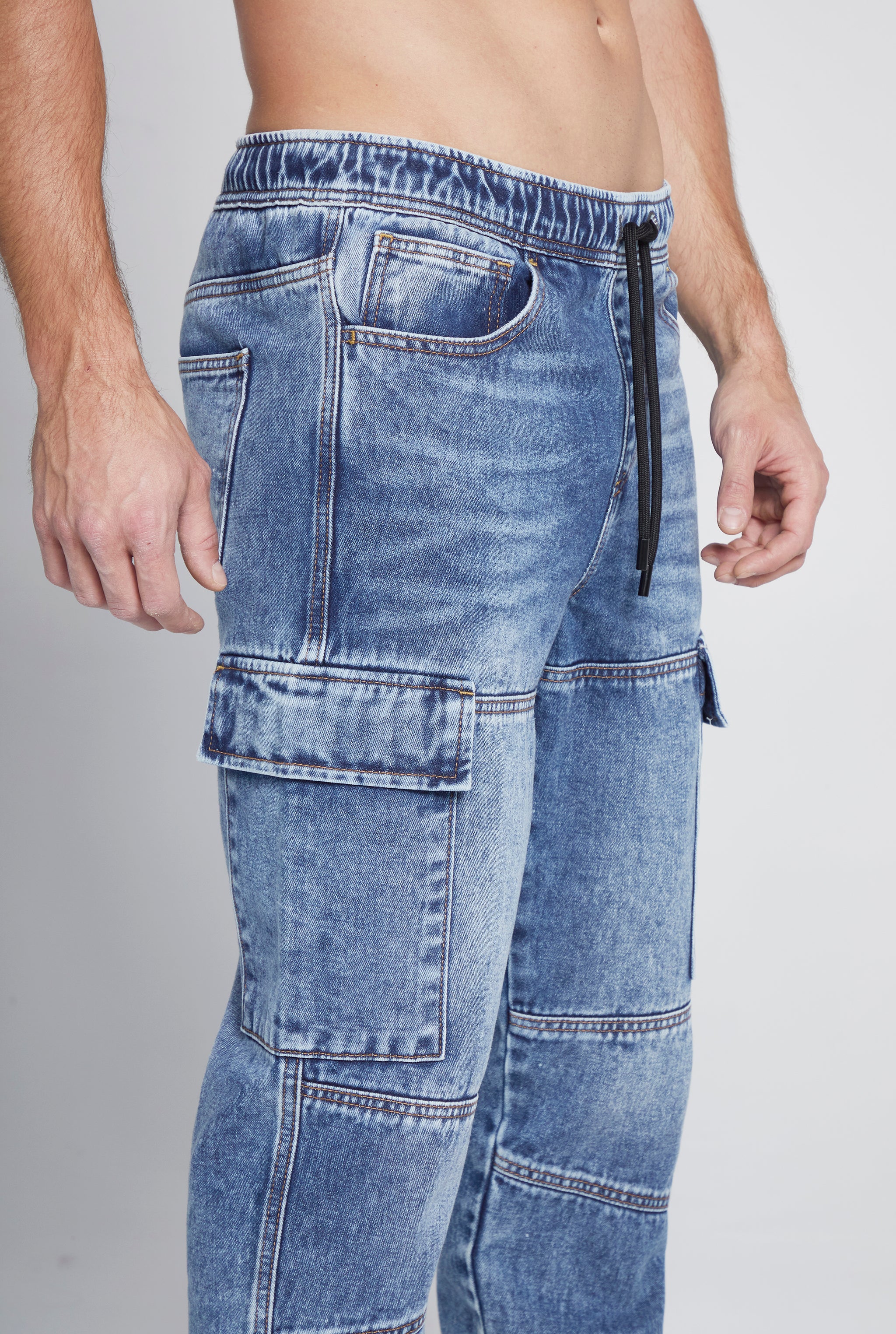 JOGGER HOMBRE TIPO CARGO AZUL STONE MEDIO 7099STME