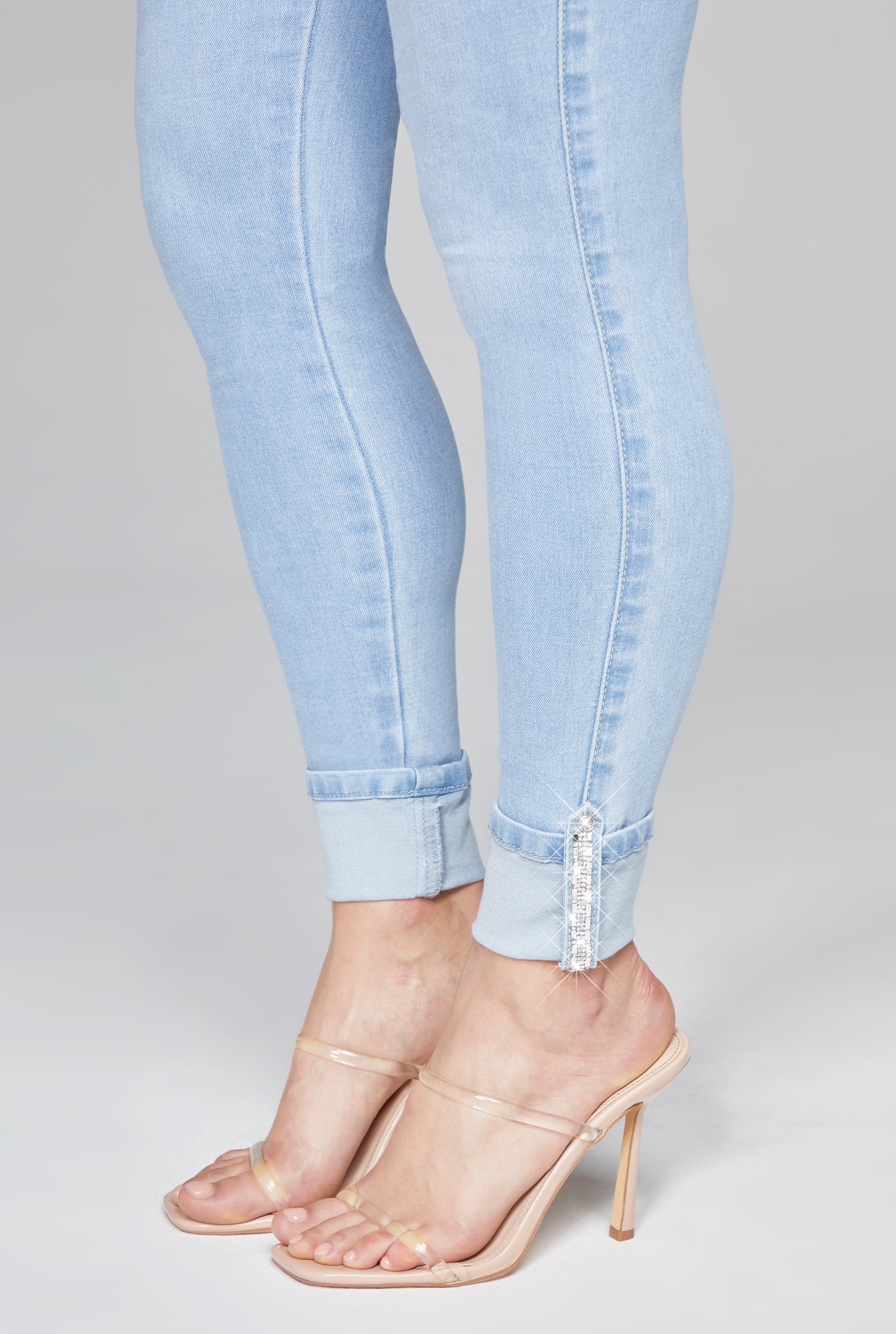 JEANS SUPER SKINNY TOBILLERO DE CINTURA ALTA 9638STME