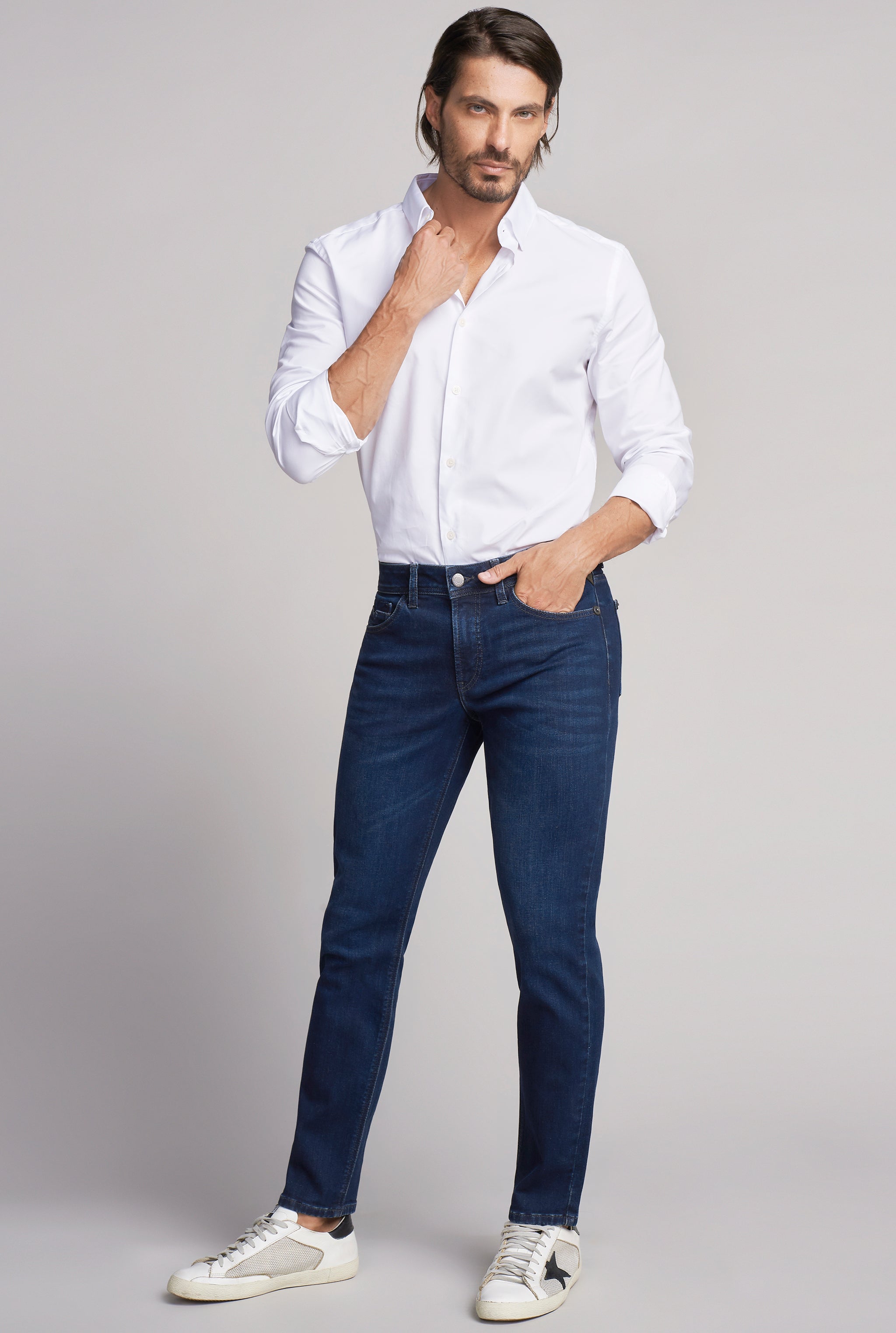 JEANS PARA HOMBRE CINTURA REGULAR CORTE SLIM COLOR AZUL OBSCURO 7046STOB