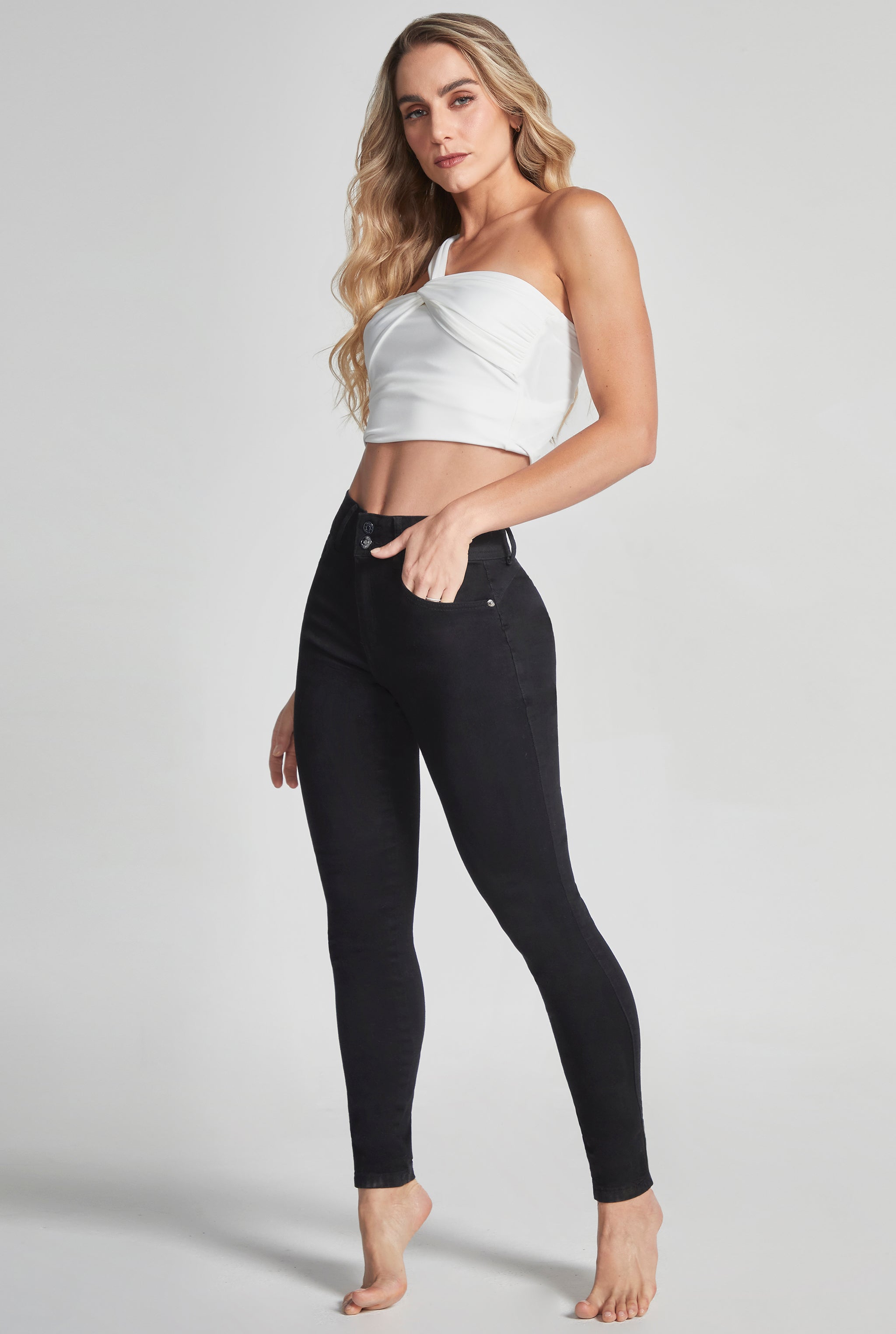 JEANS SUPER SKINNY CINTURA ALTA TECNOLOGÍA PUSH UP 0118NGRO