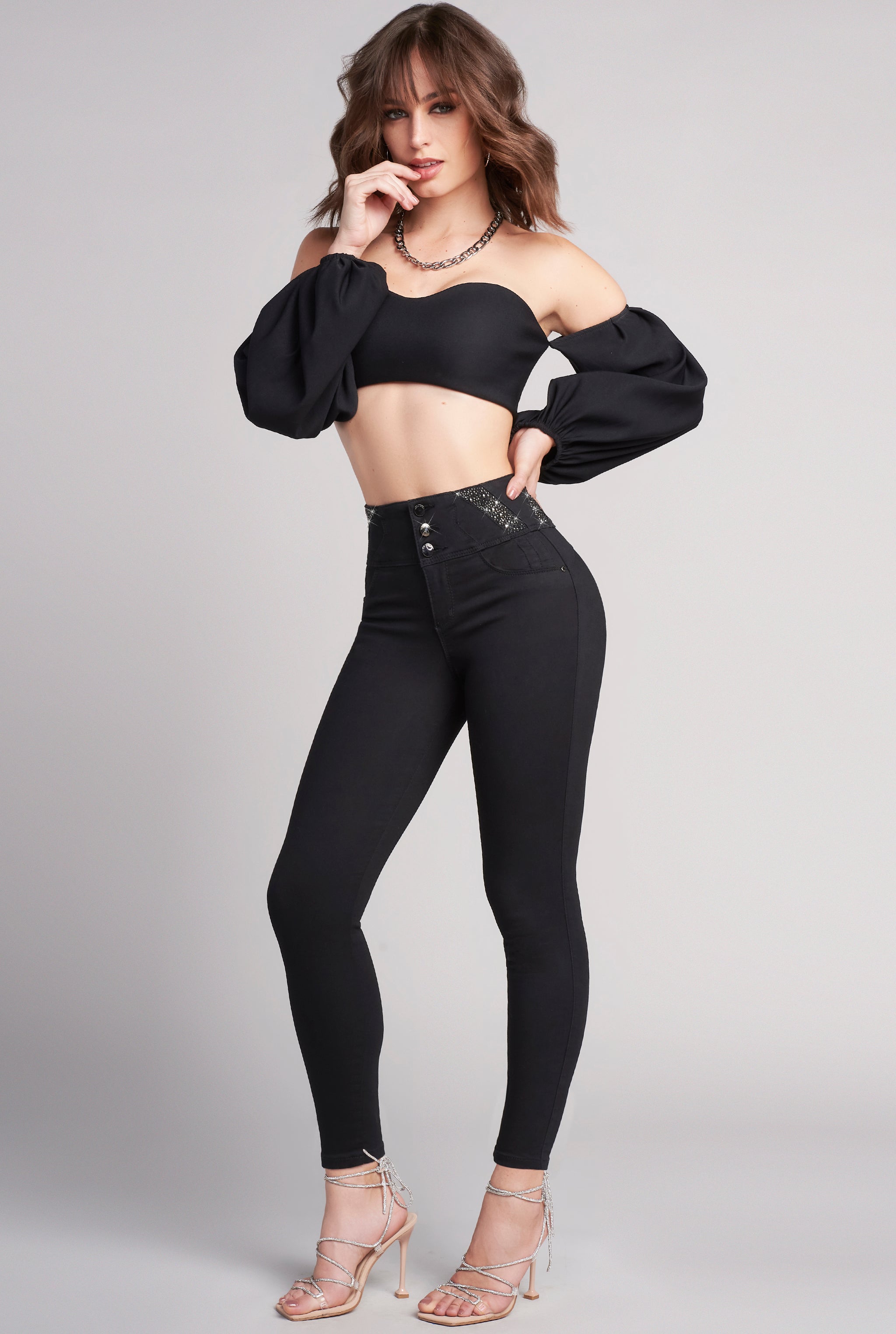 JEANS SUPER SKINNY  TECNOLOGÍA BUENISSIMA BRILLOS EN CADERA 9514NGRO