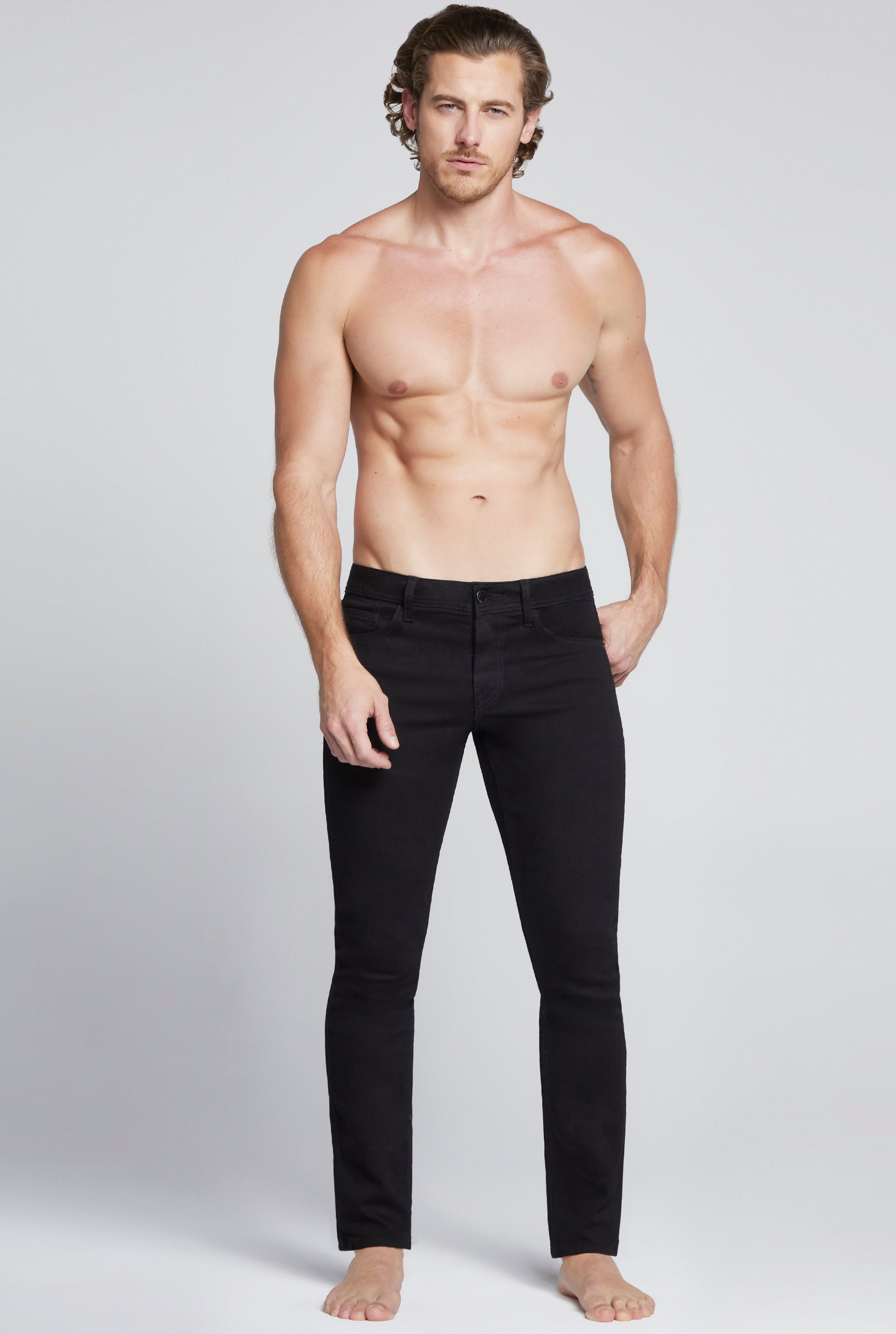 JEANS PARA HOMBRE CINTURA REGULAR CORTE SKINNY COLOR NEGRO 7079NGRO