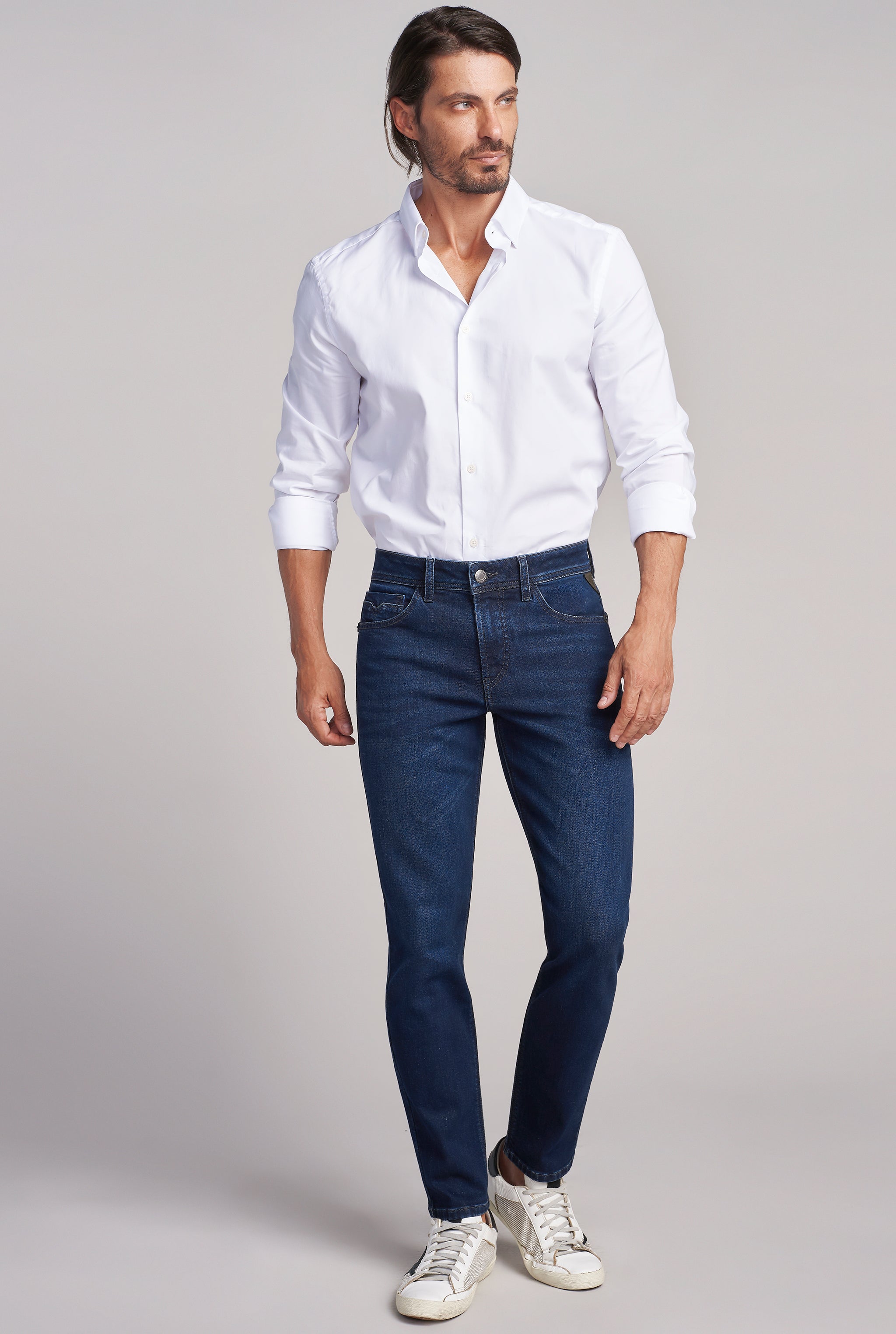 JEANS PARA HOMBRE CINTURA REGULAR CORTE SLIM COLOR AZUL OBSCURO 7046STOB