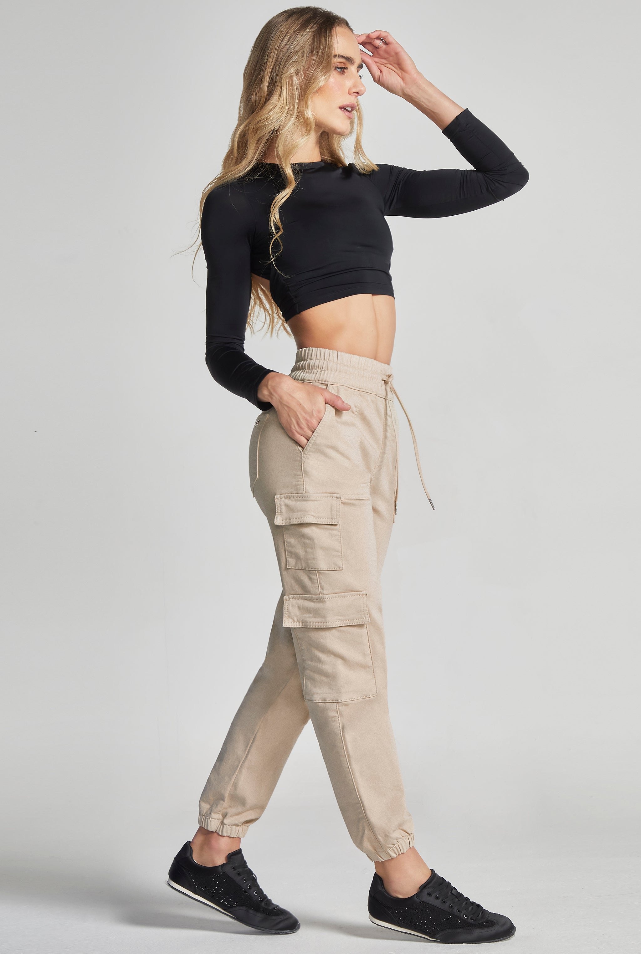 JOGGER CINTURA ALTA COLOR KAKHI 0087KAKI