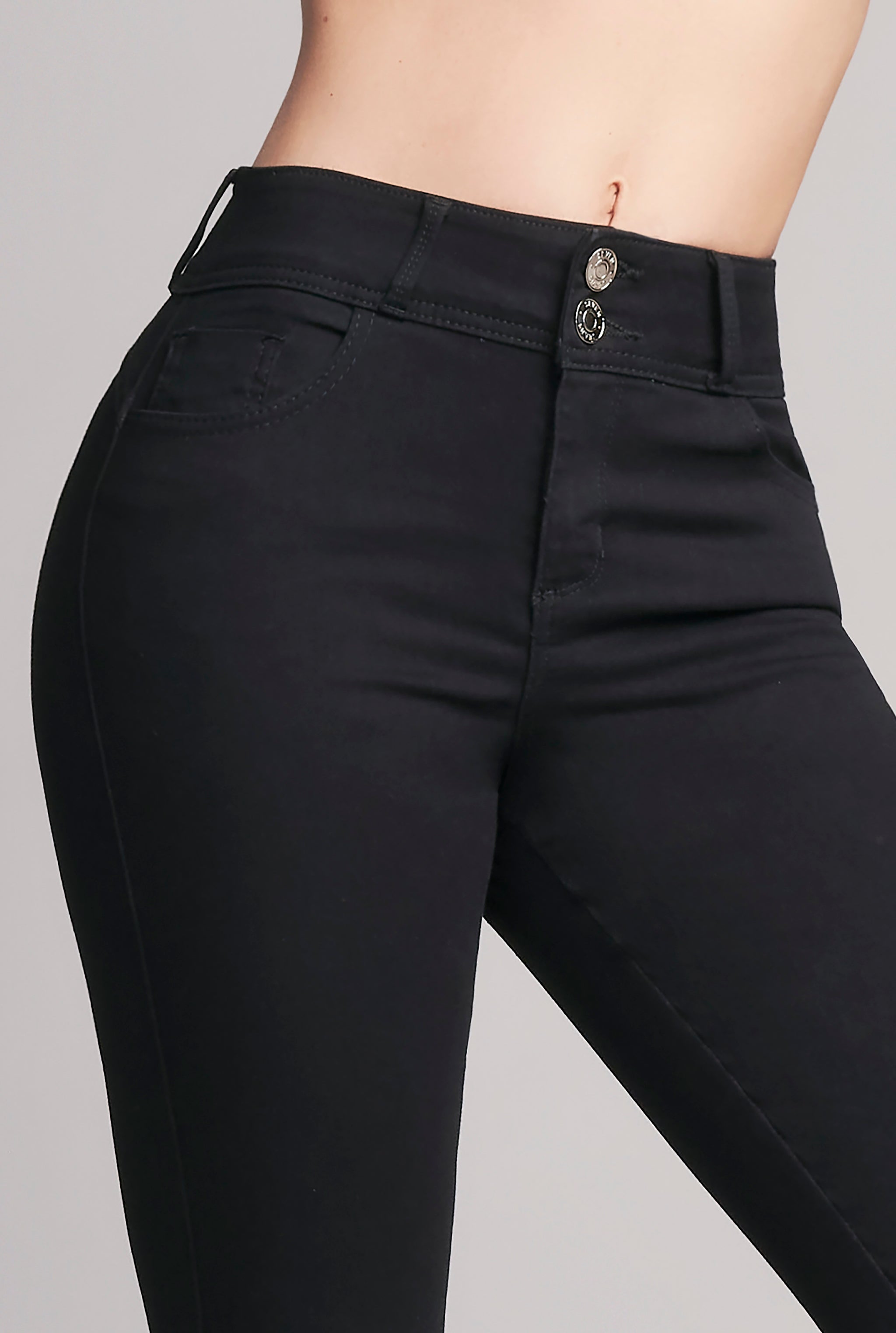 JEANS SÚPER SKINNY CINTURA ALTA PUSH UP 0118NGRO