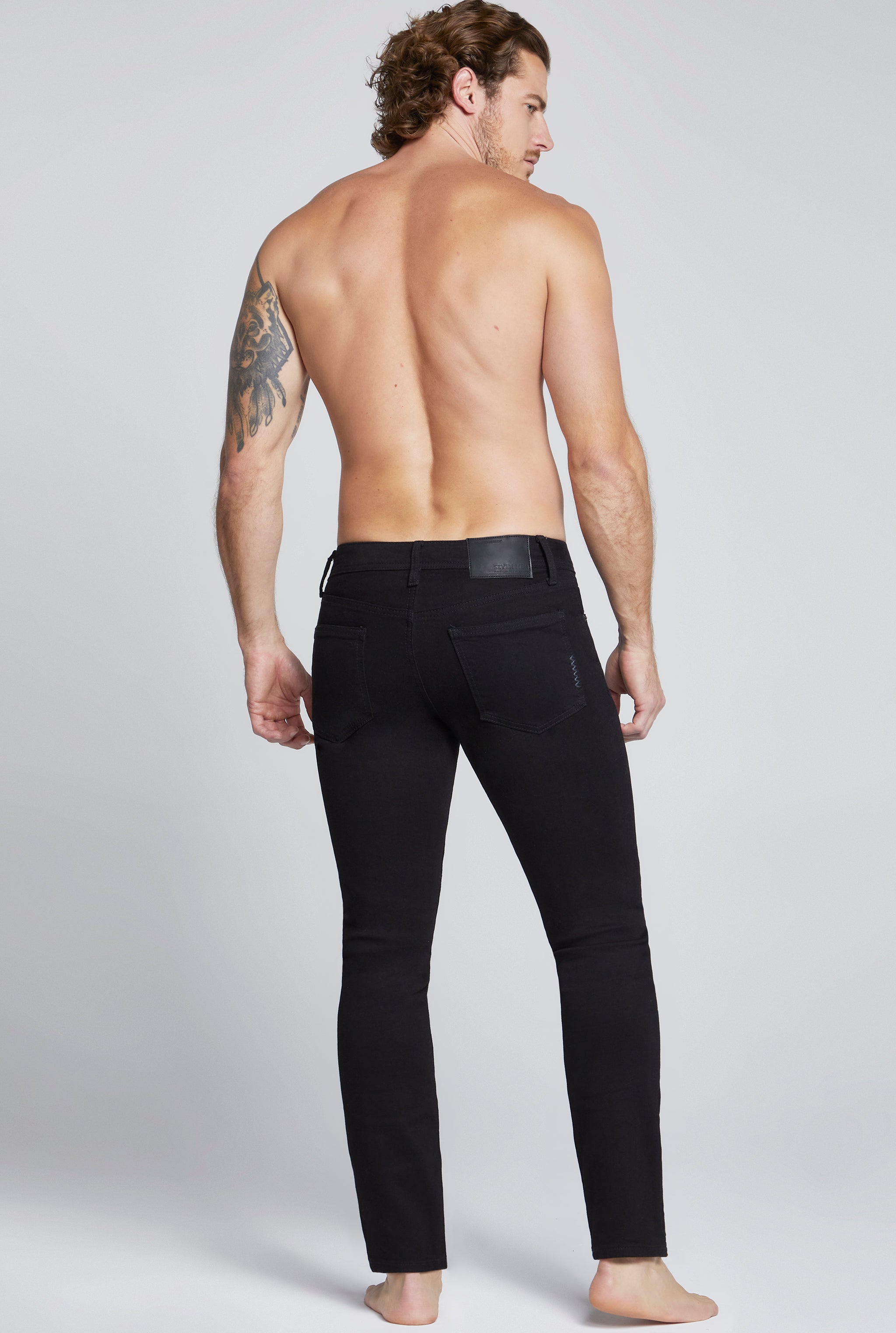 JEANS PARA HOMBRE CINTURA REGULAR CORTE SKINNY COLOR NEGRO 7079NGRO