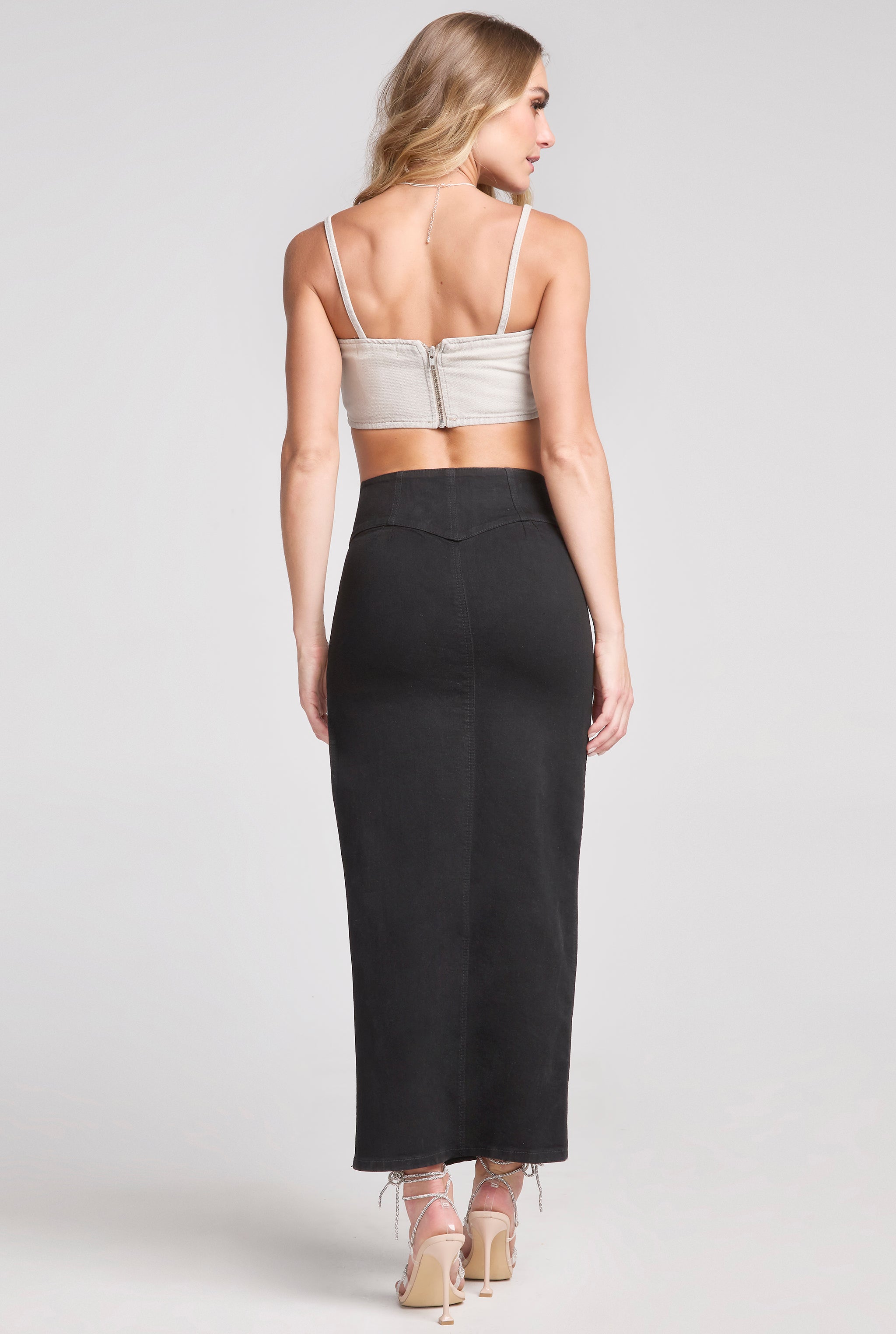 FALDA MAXI DE MEZCLILLA NEGRA DE CINTURA ALTA TECNOLOGÍA PUSH UP 9812NGRO