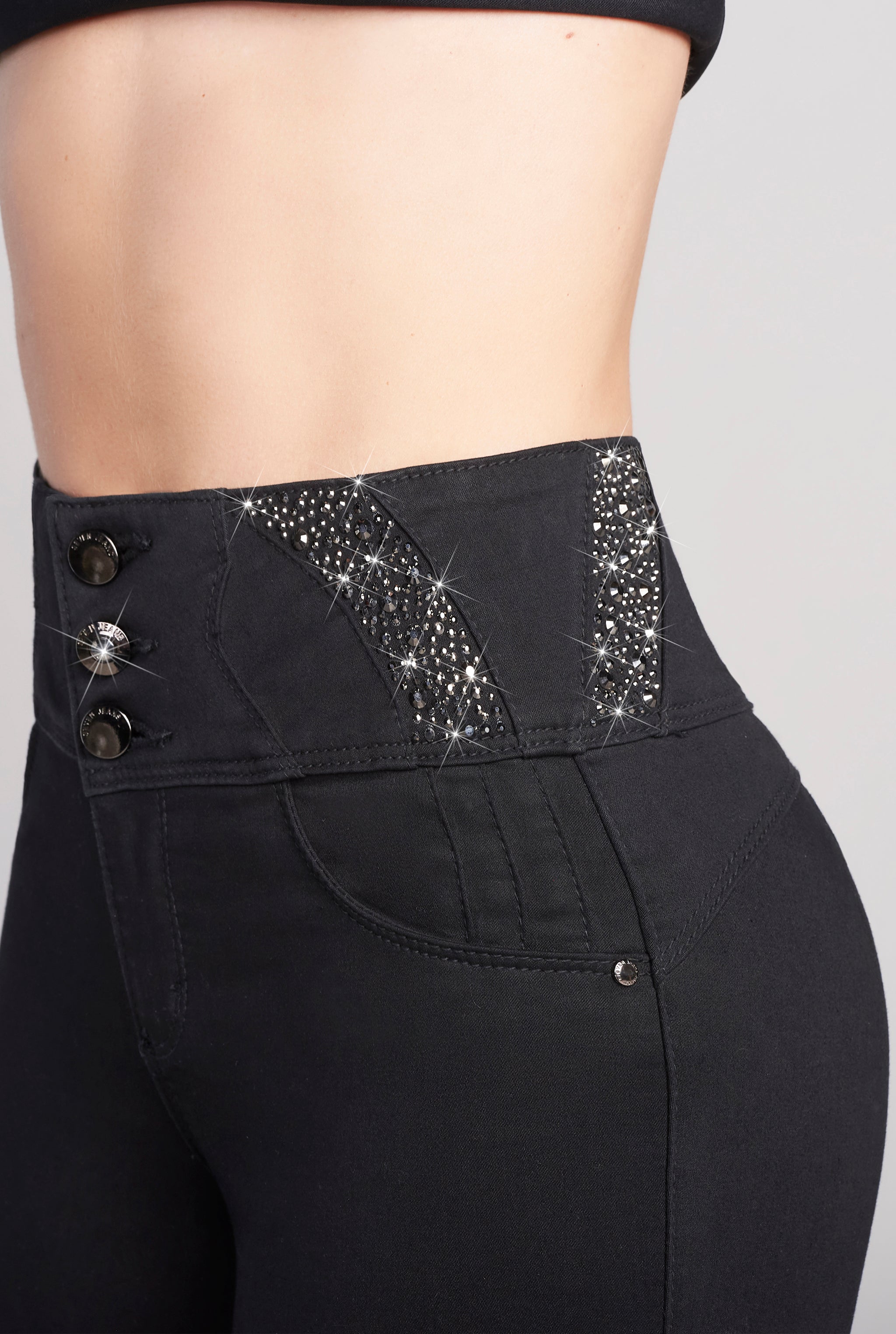 JEANS SUPER SKINNY  TECNOLOGÍA BUENISSIMA BRILLOS EN CADERA 9514NGRO