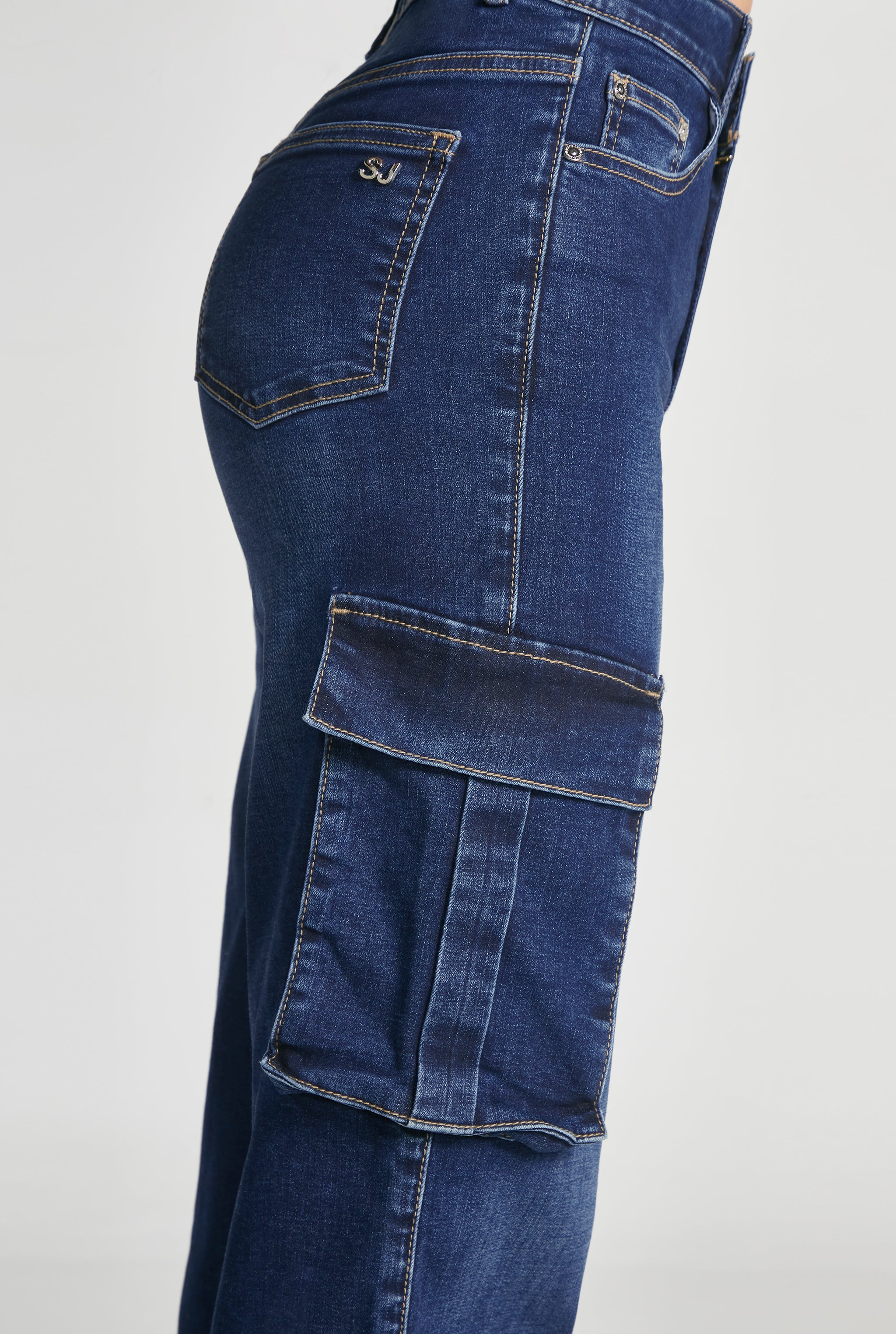 JEANS CARGO CINTURA SÚPER ALTA 0092STOB