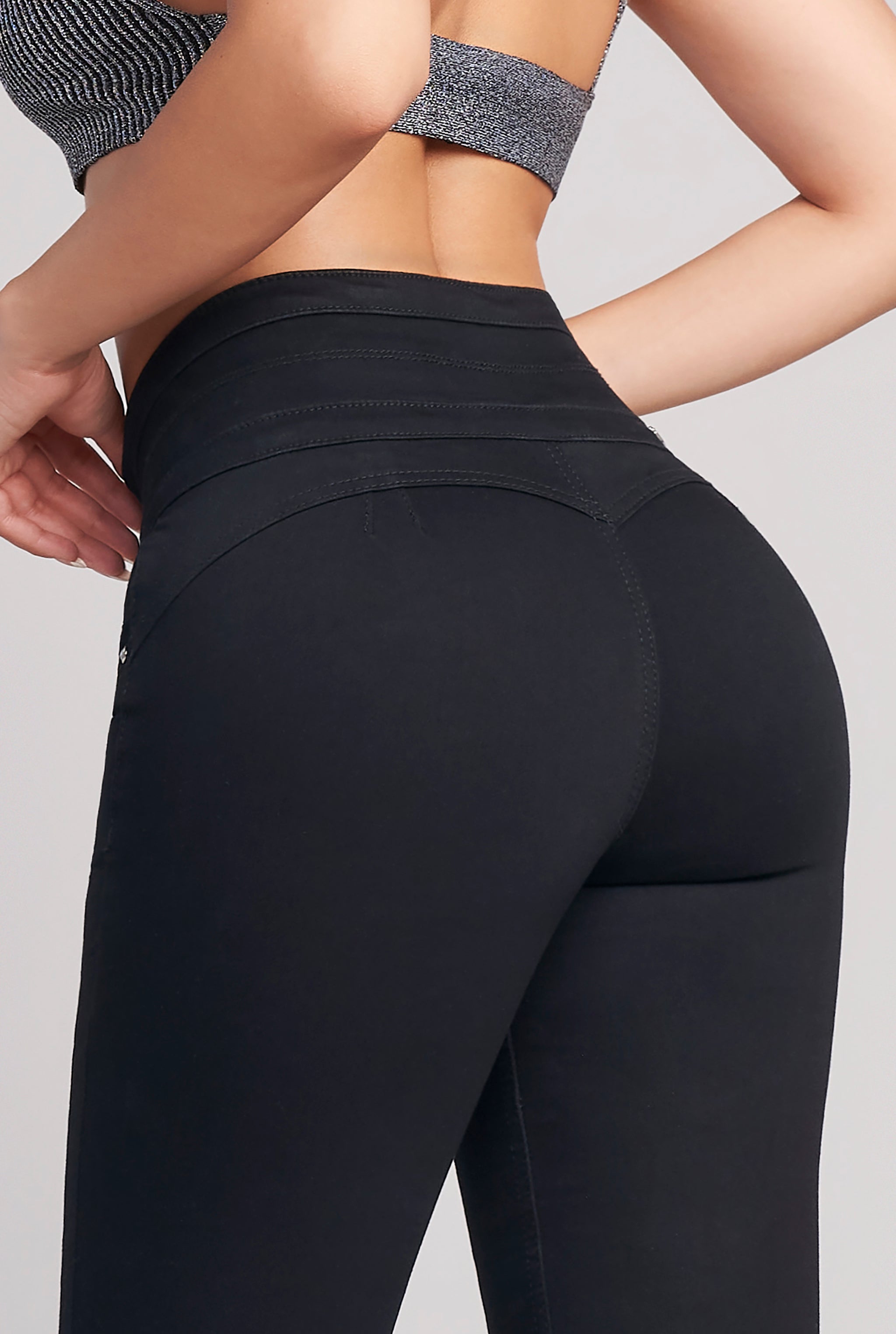 JEANS SUPER SKINNY CINTURA ALTA PUSH UP 6073NGRO