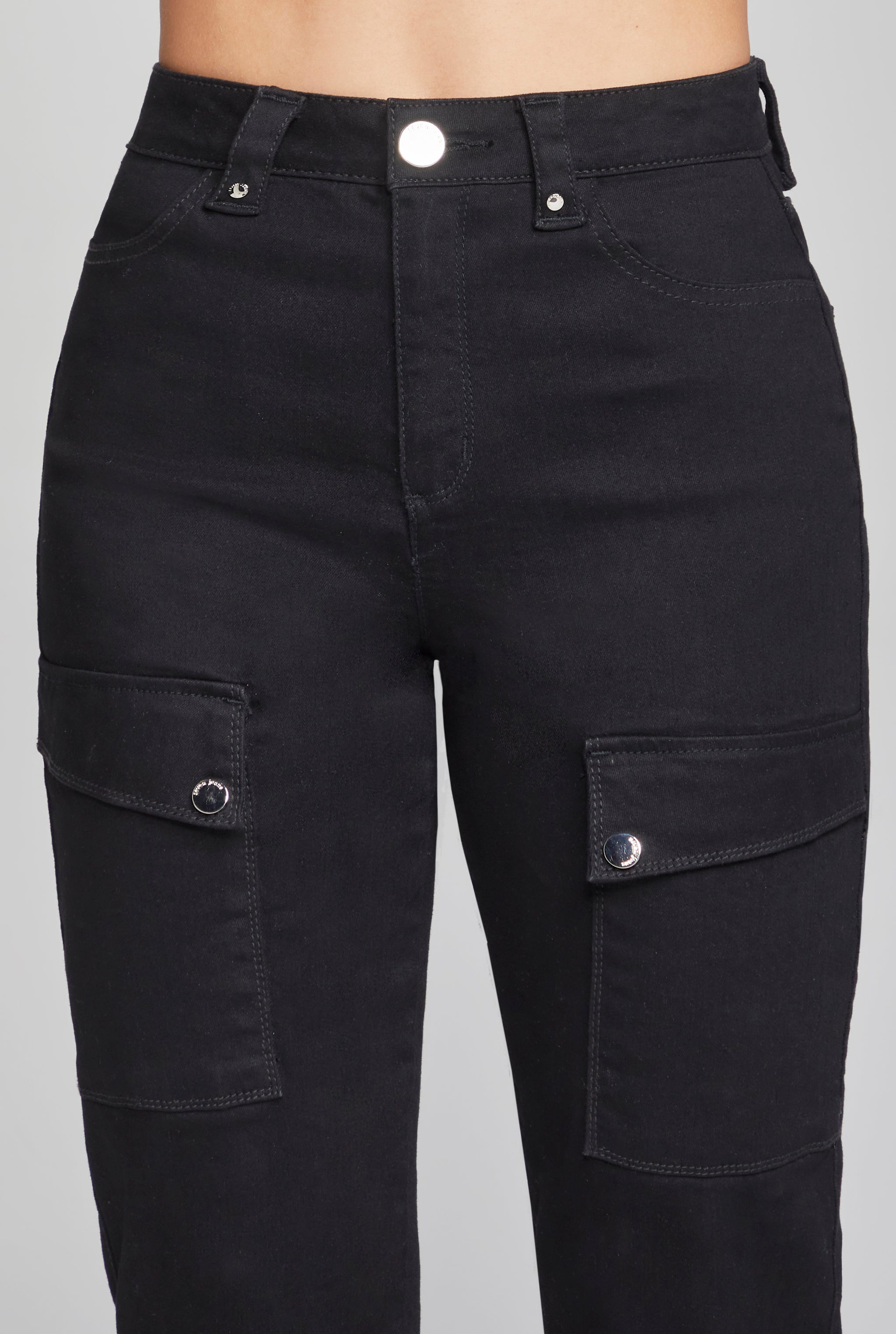 JEANS CARGO TE„IDOS RELAXED CINTURA ALTA COLOR NEGRO 0016NGRO