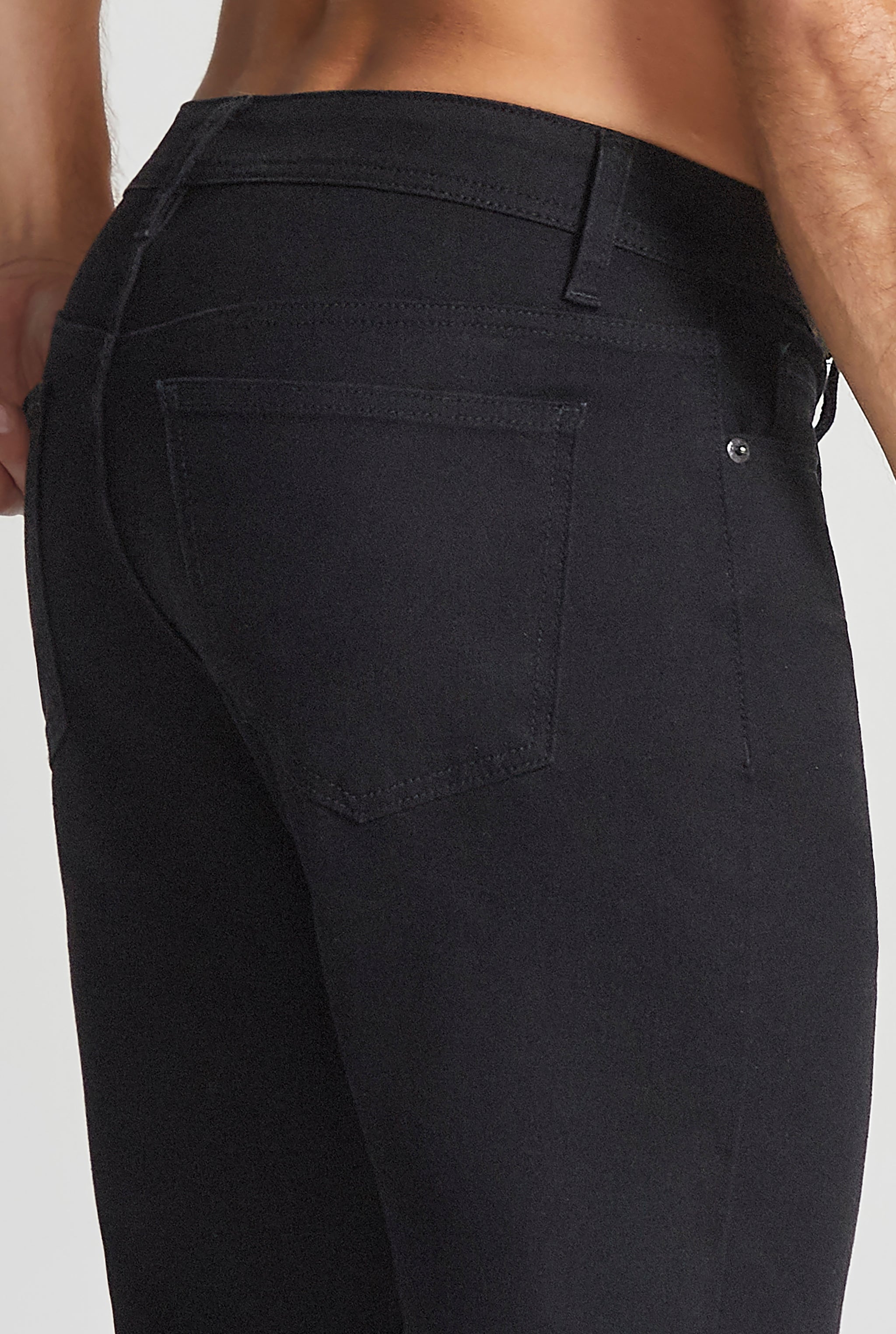 JEANS PARA HOMBRE CINTURA REGULAR SKINNY 7084NGRO