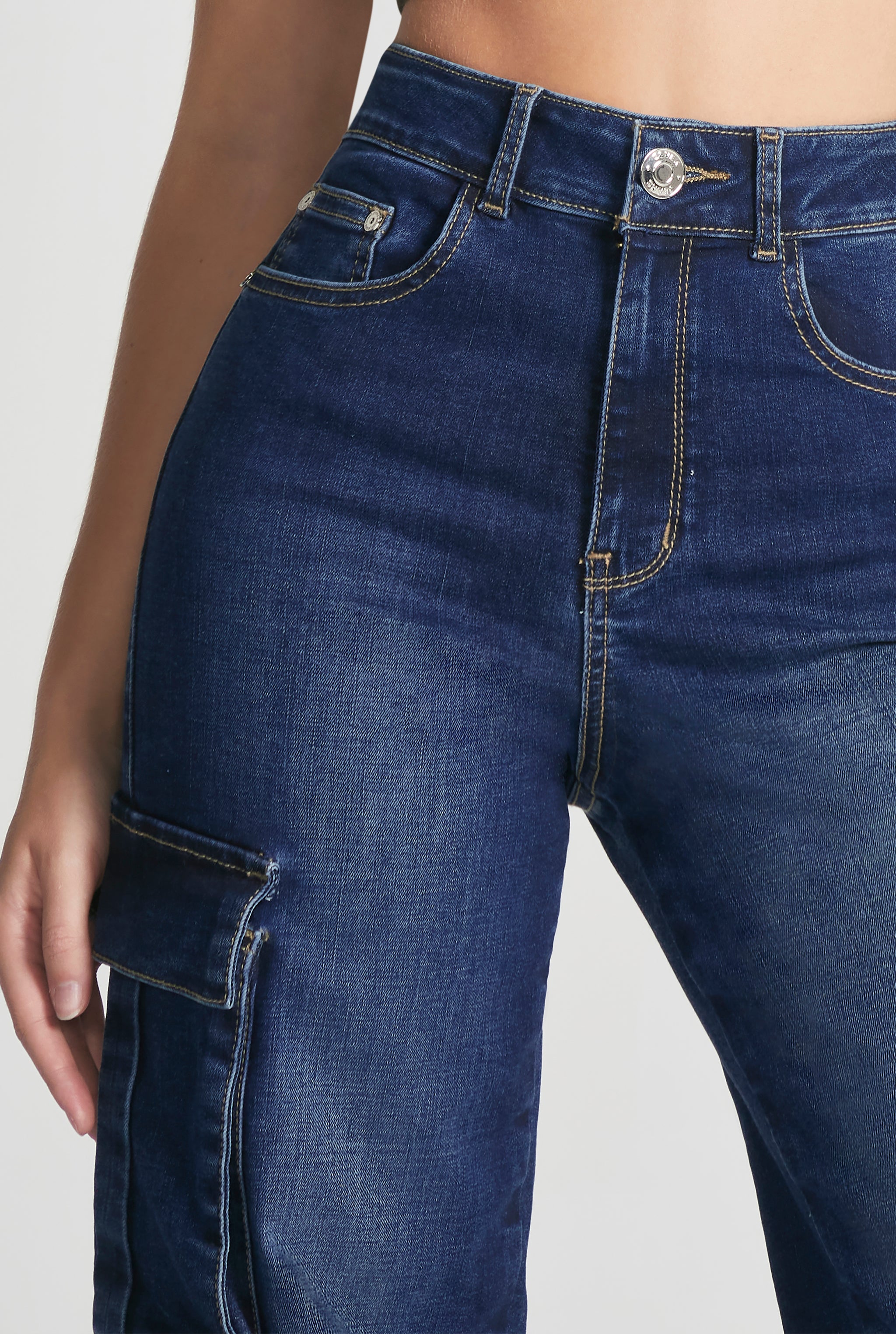 JEANS CARGO CINTURA SÚPER ALTA 0092STOB