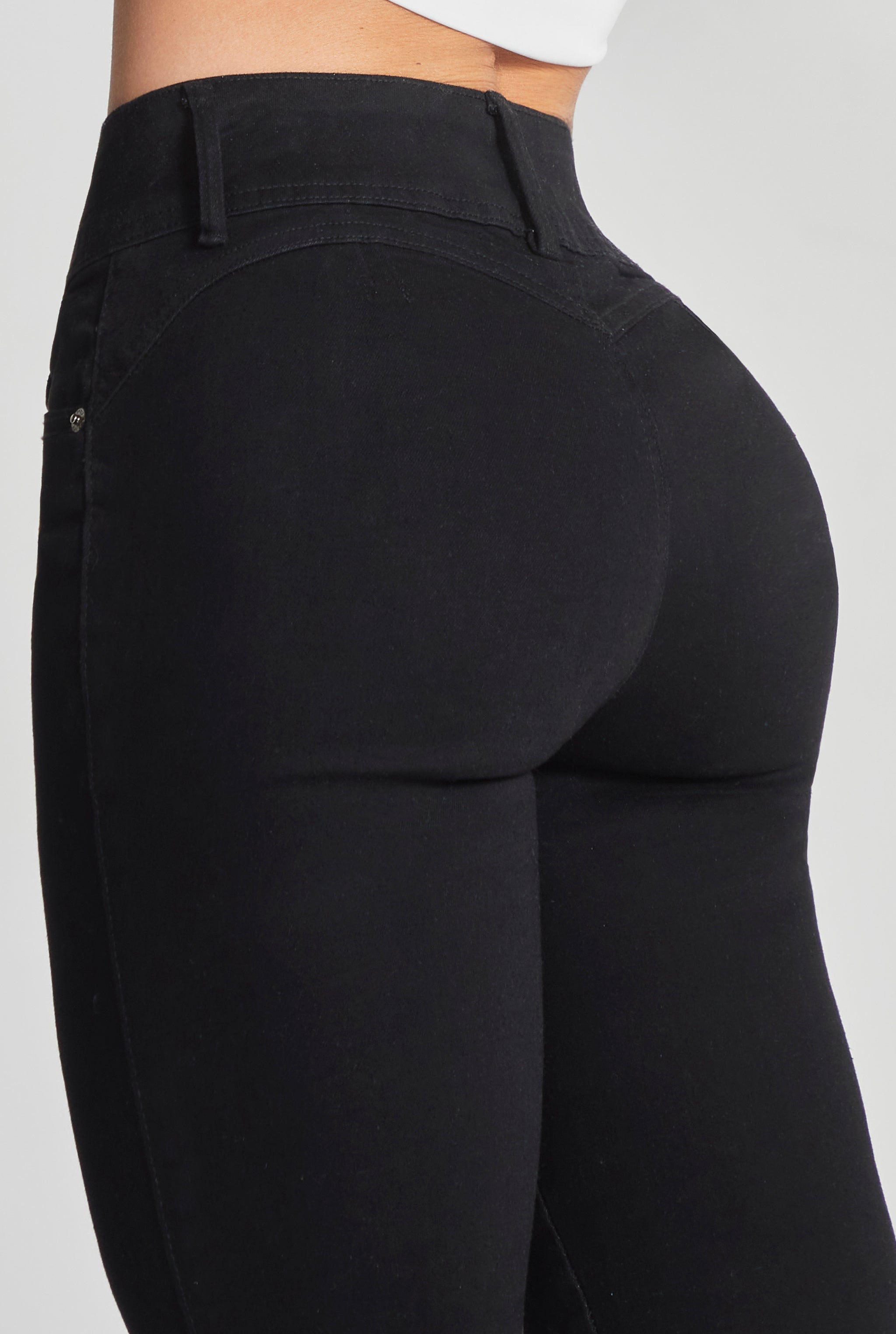 JEANS SUPER SKINNY CINTURA ALTA TECNOLOGÍA PUSH UP 0118NGRO