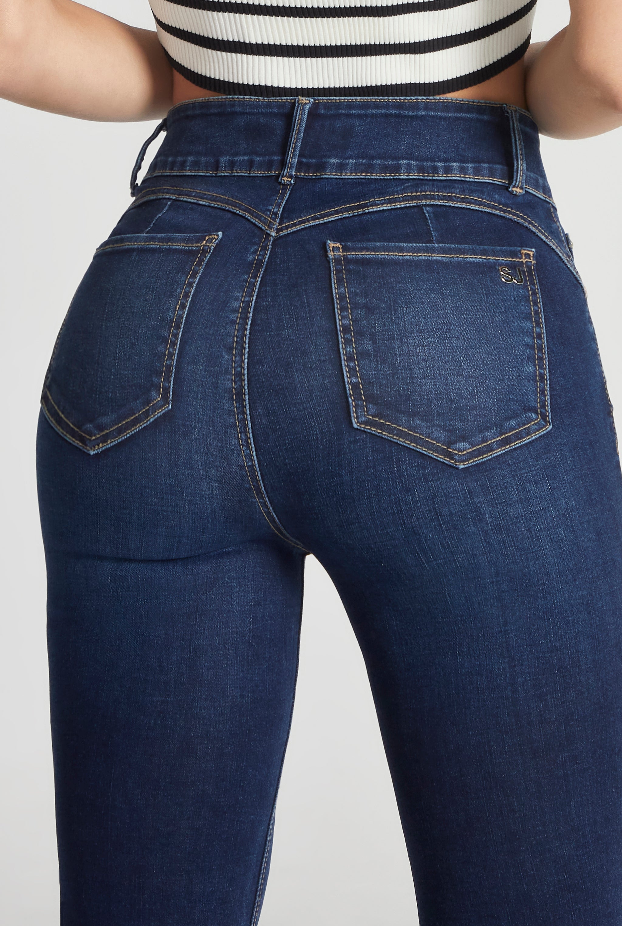JEANS SEMI CAMPANA CINTURA ALTA 0070STOB