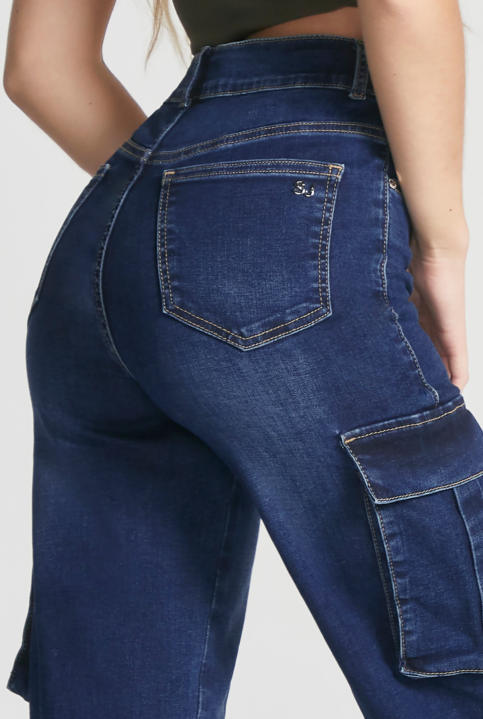 JEANS CARGO CINTURA SÚPER ALTA 0092STOB