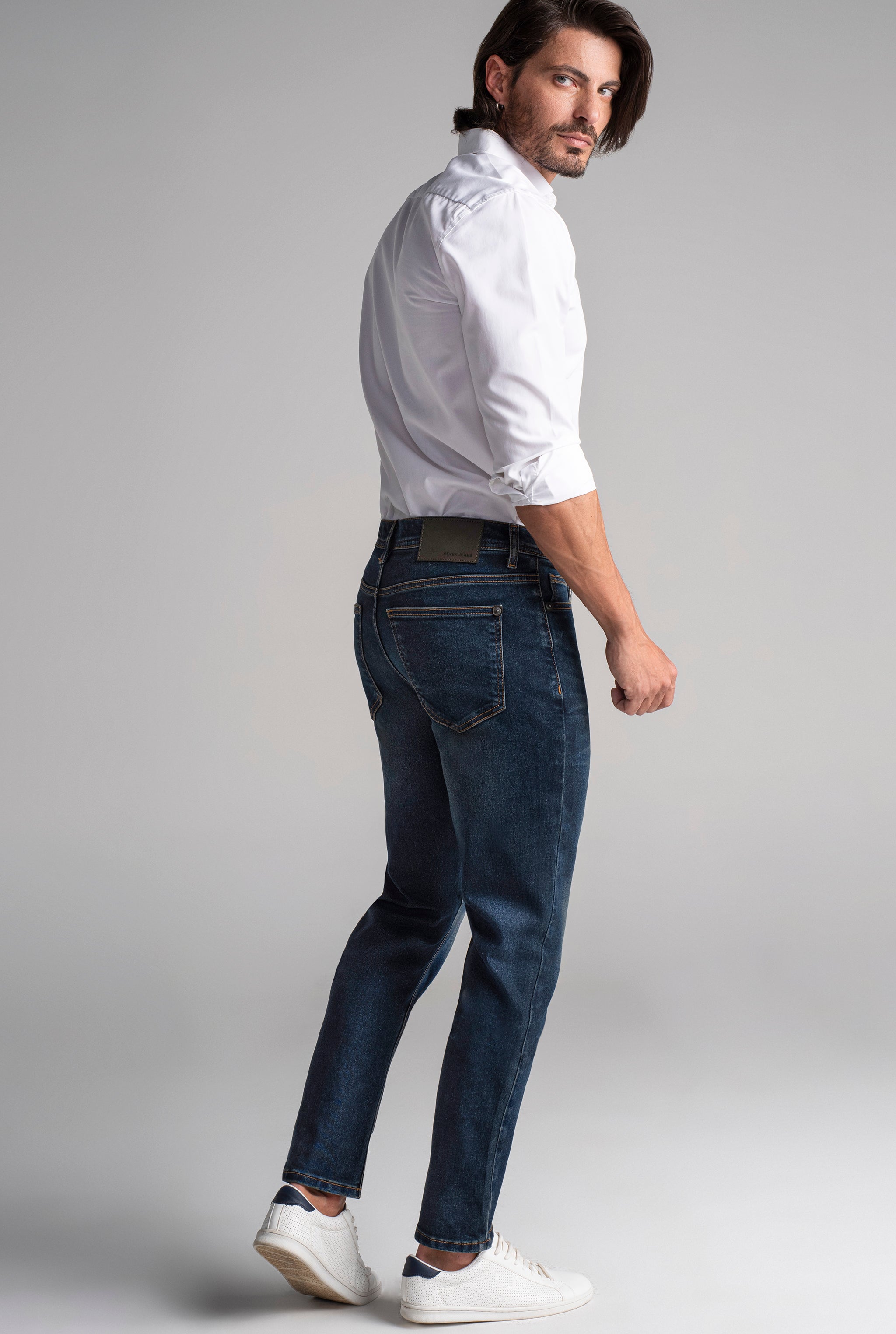 JEANS PARA HOMBRE CINTURA REGULAR CORTE SLIM 7046STON