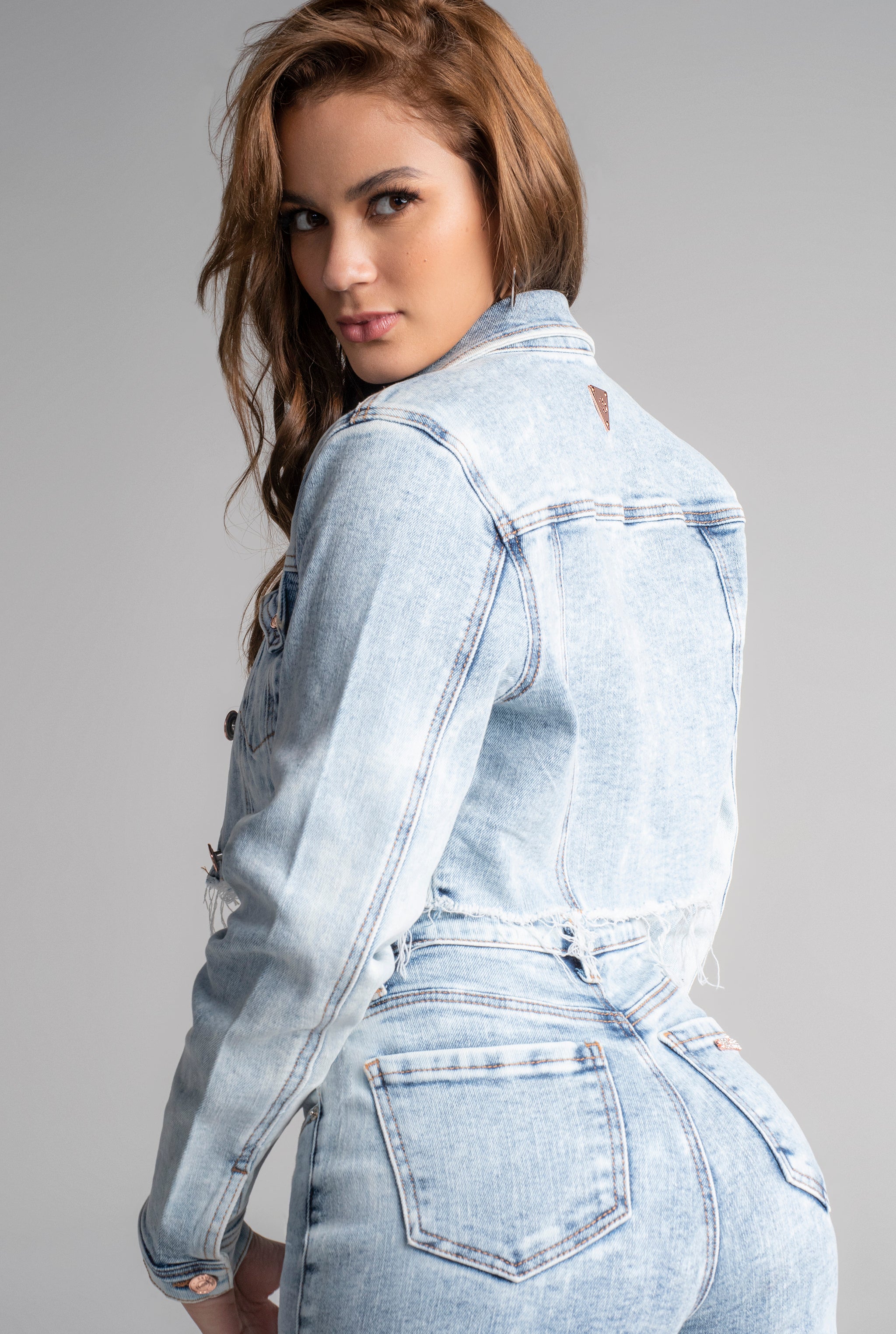 CHAMARRA CROP AZUL ACID WASH 9364ACWA