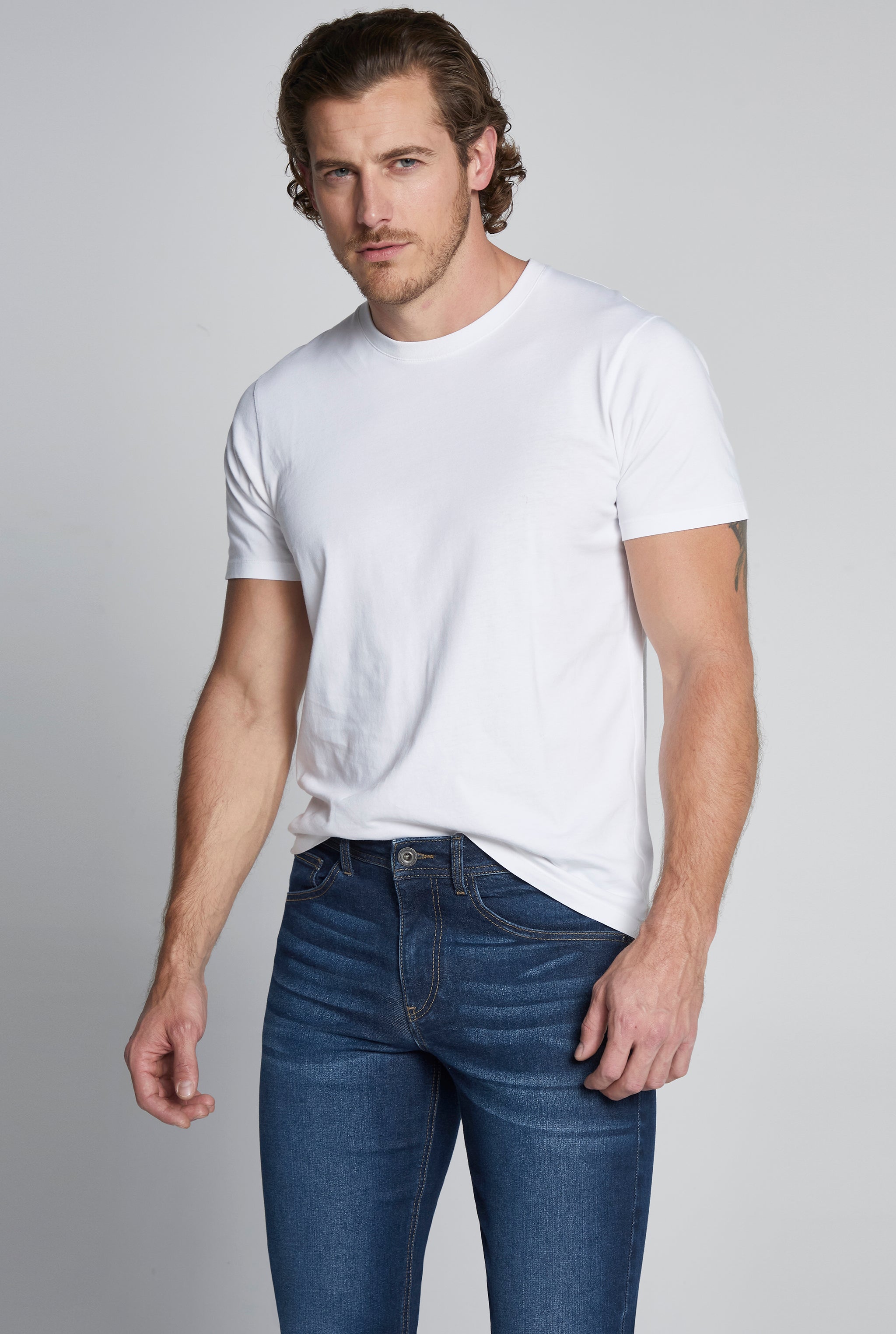 JEANS CINTURA REGULAR CORTE SLIM COLOR STONE OBSCURO 7088STOB