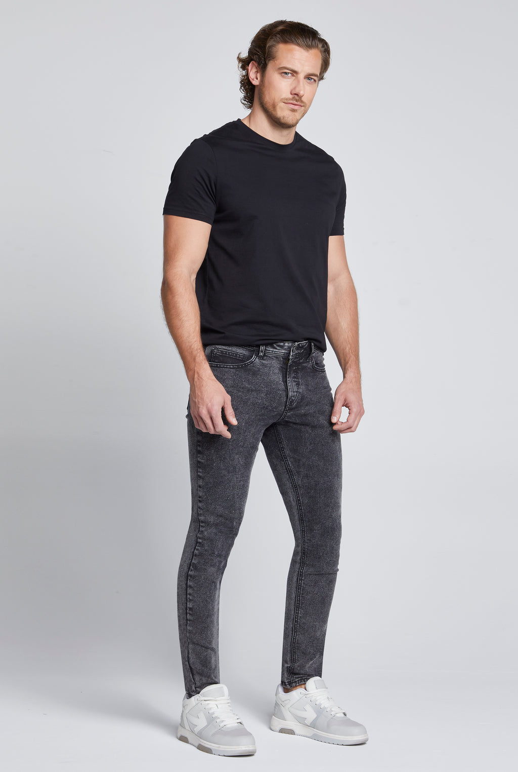 JEANS PARA HOMBRE CINTURA REGULAR CORTE SUPER SKINNY COLOR GRIS OBSCURO 7053GRIS (7416182112393)