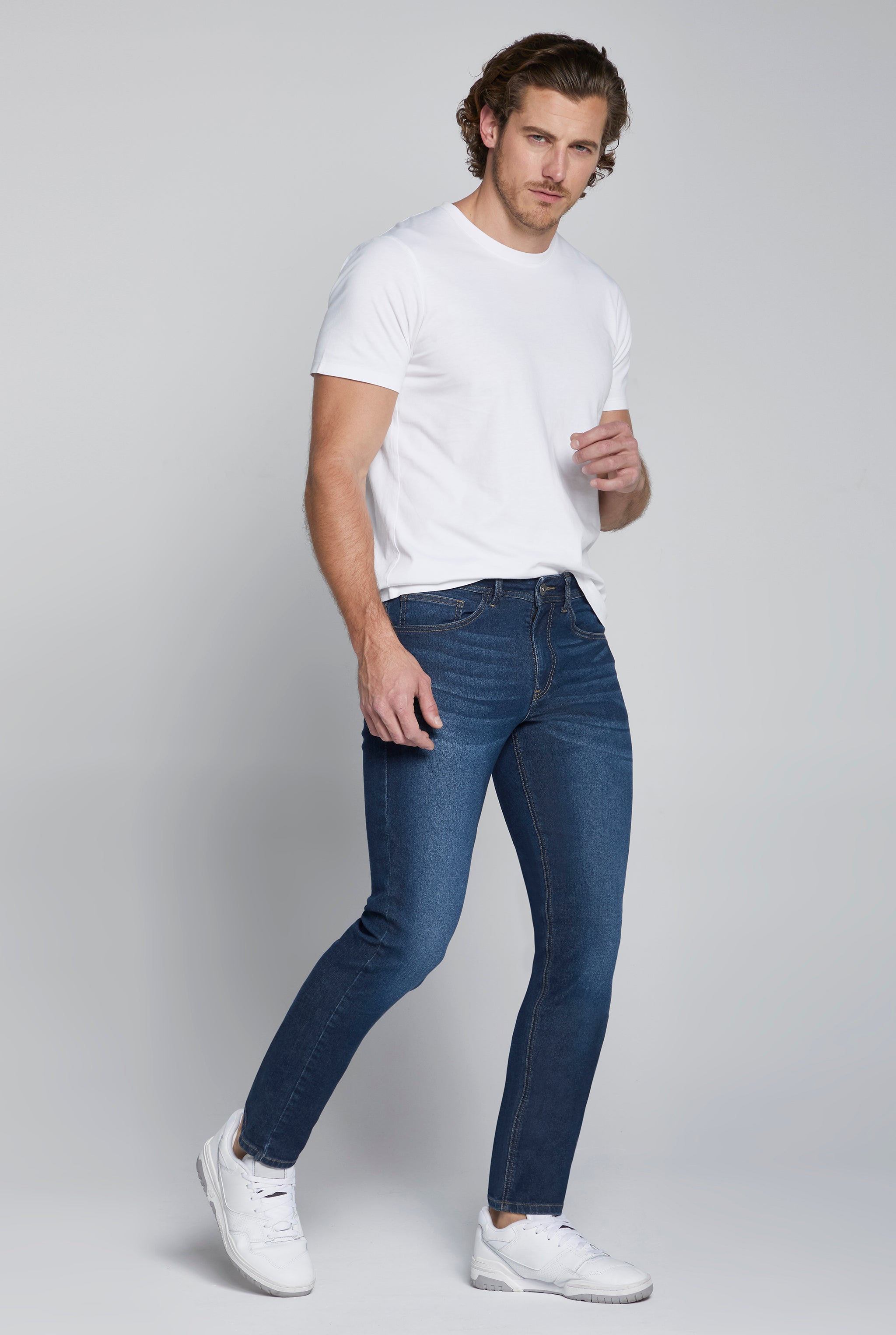 JEANS CINTURA REGULAR CORTE SLIM COLOR STONE OBSCURO 7088STOB