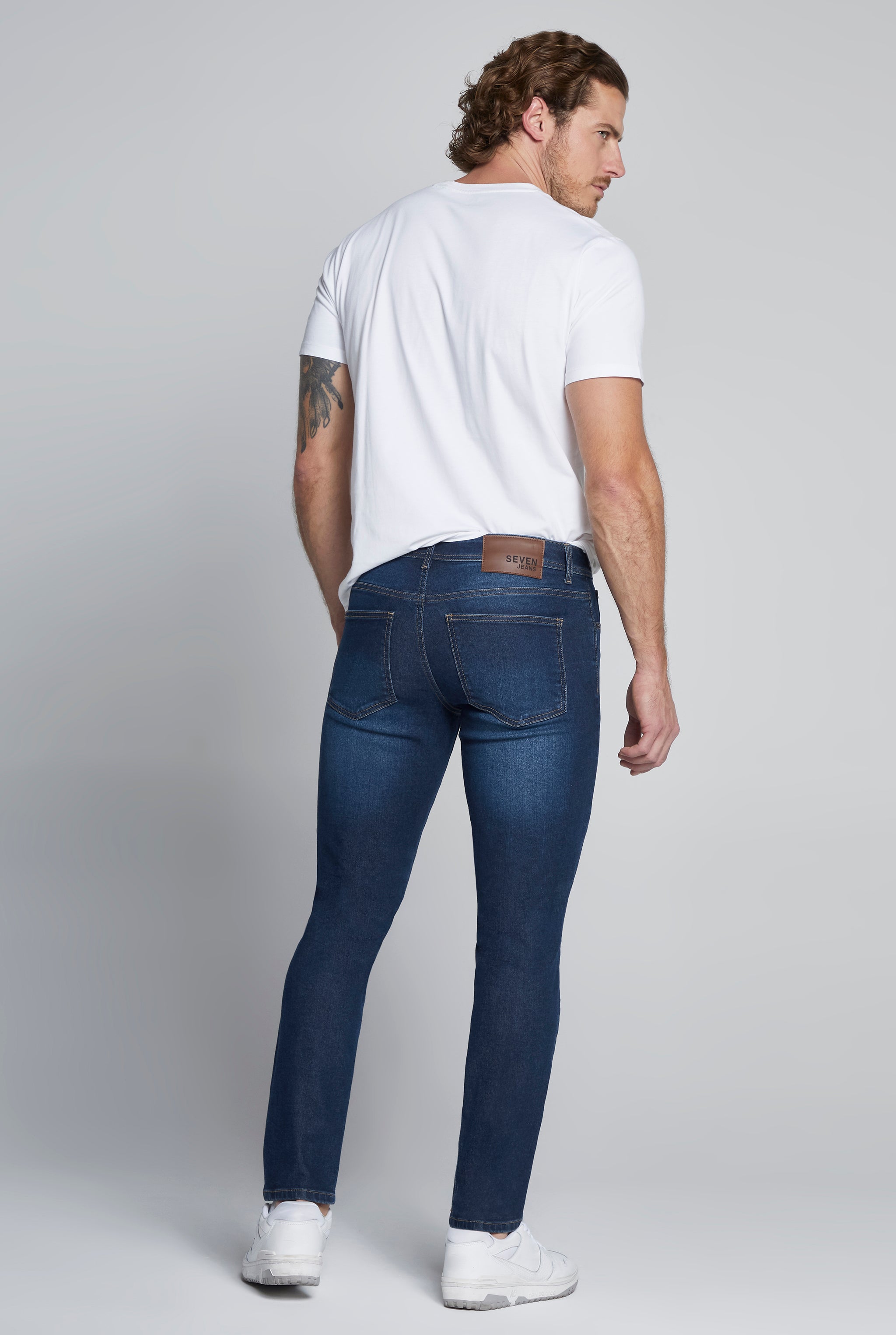 JEANS CINTURA REGULAR CORTE SLIM COLOR STONE OBSCURO 7088STOB