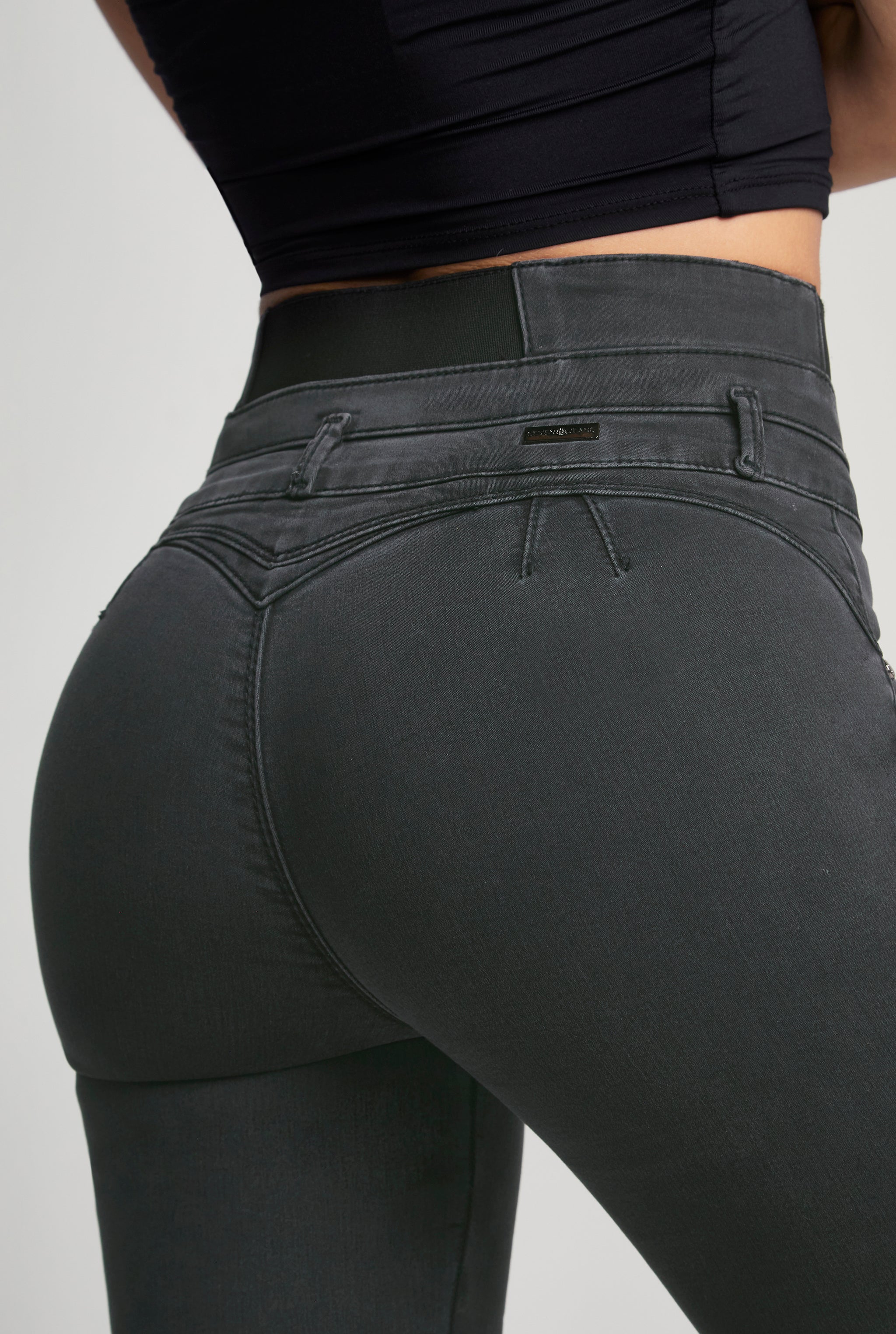 JEANS SÚPER SKINNY CINTURA ALTA TECNOLOGÍA SEXY SILUETTE GRIS 5040GRIS (7788491997321)