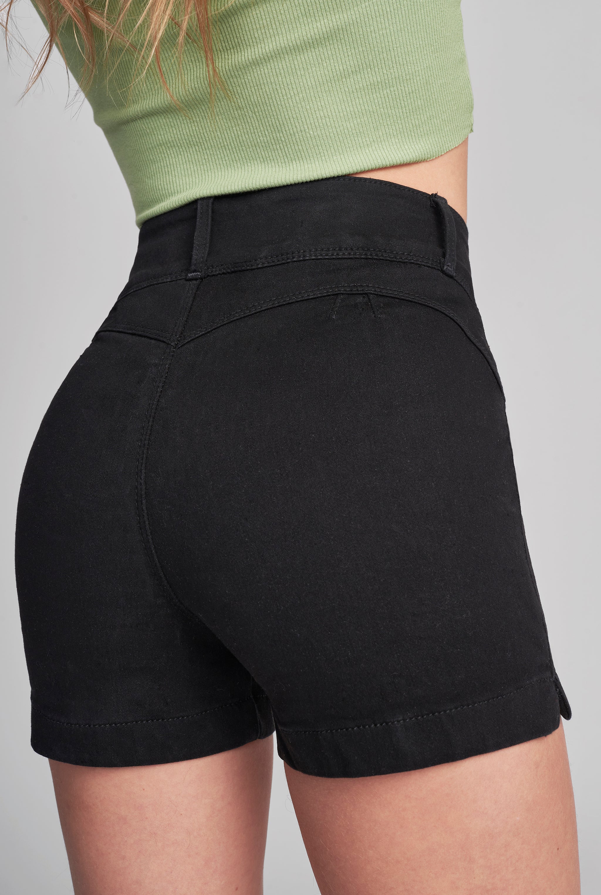 SHORT TIRO ALTO SCULPT 360° 6057NGRO