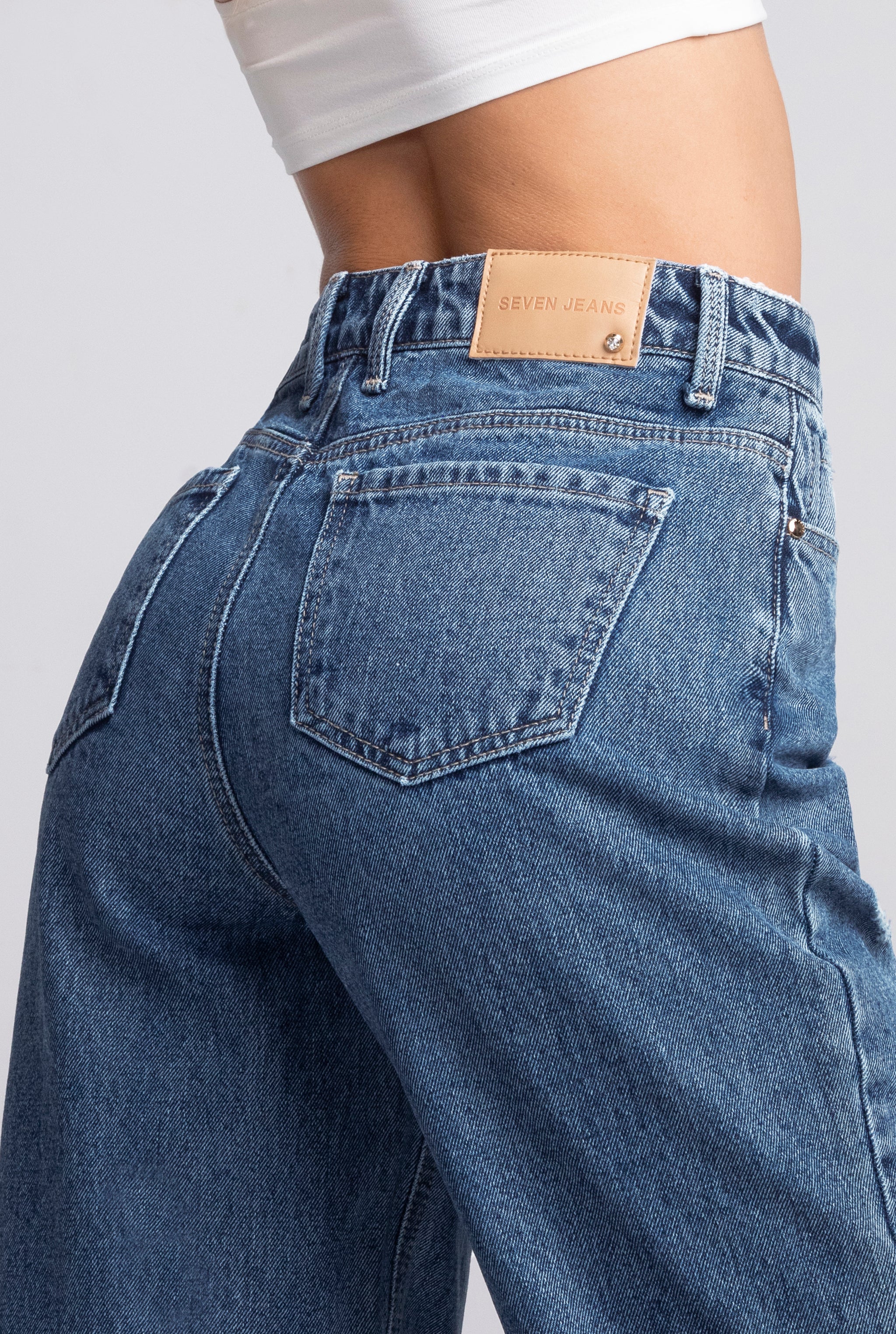 JEANS MOM SLIM CINTURA SÚPER ALTA 4236STMO