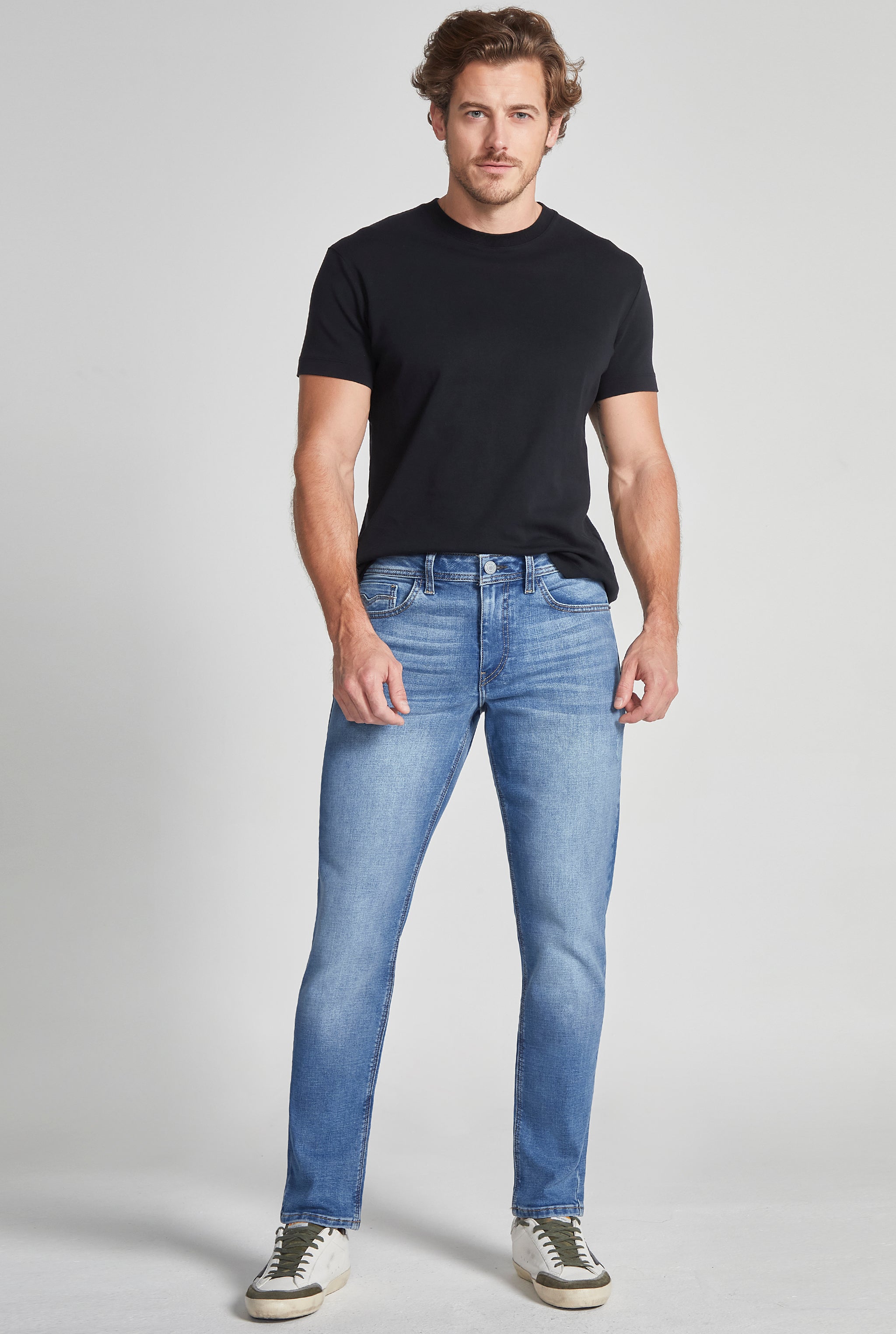 JEANS PARA HOMBRE CORTE SKINNY COLOR AZUL MEDIO 7043STME