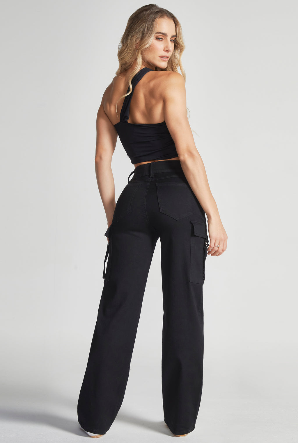 JEANS CARGO CINTURA SÚPER ALTA COLOR NEGRO 0091NGRO (8189539582089)
