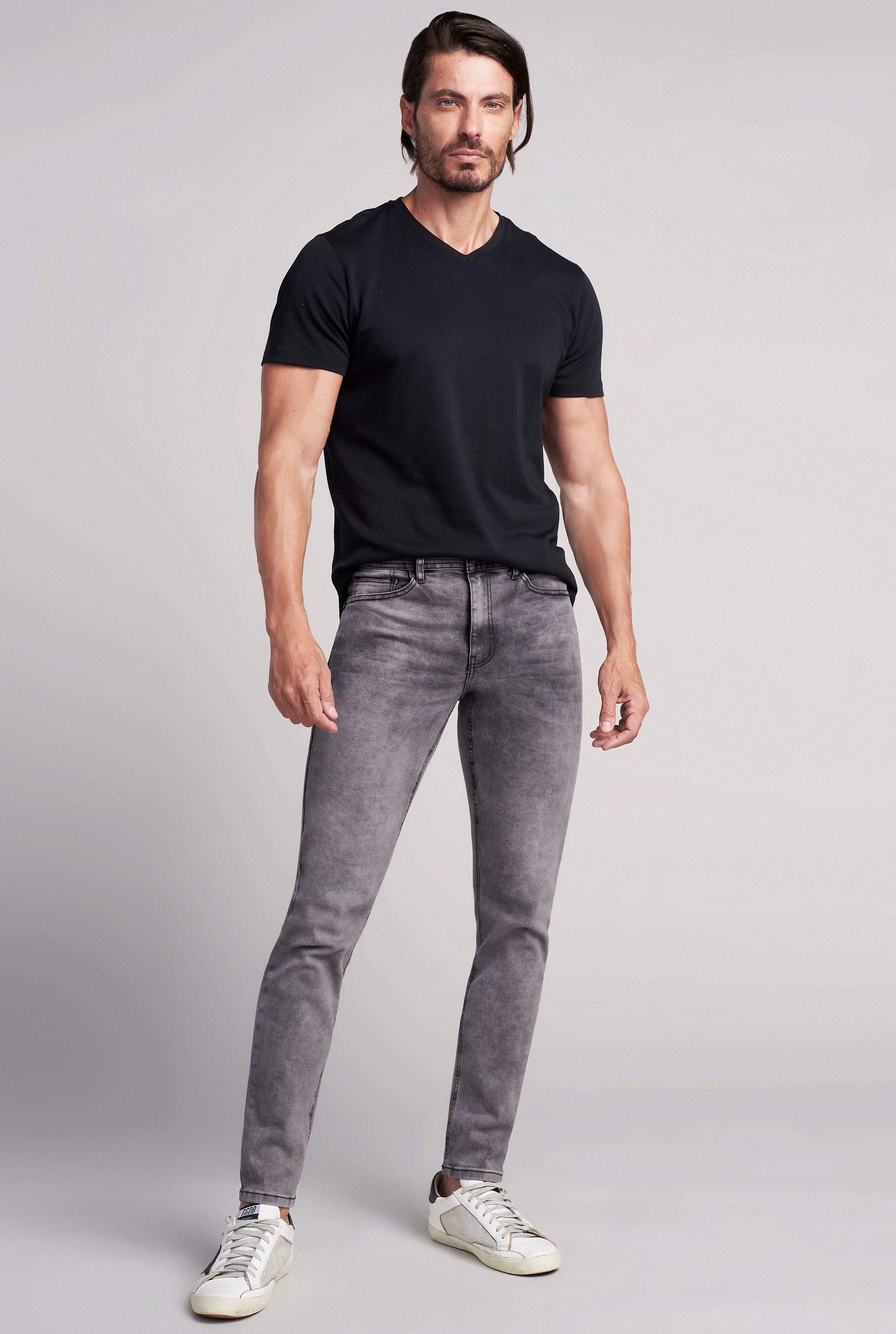 Pantalon gris best sale skinny hombre