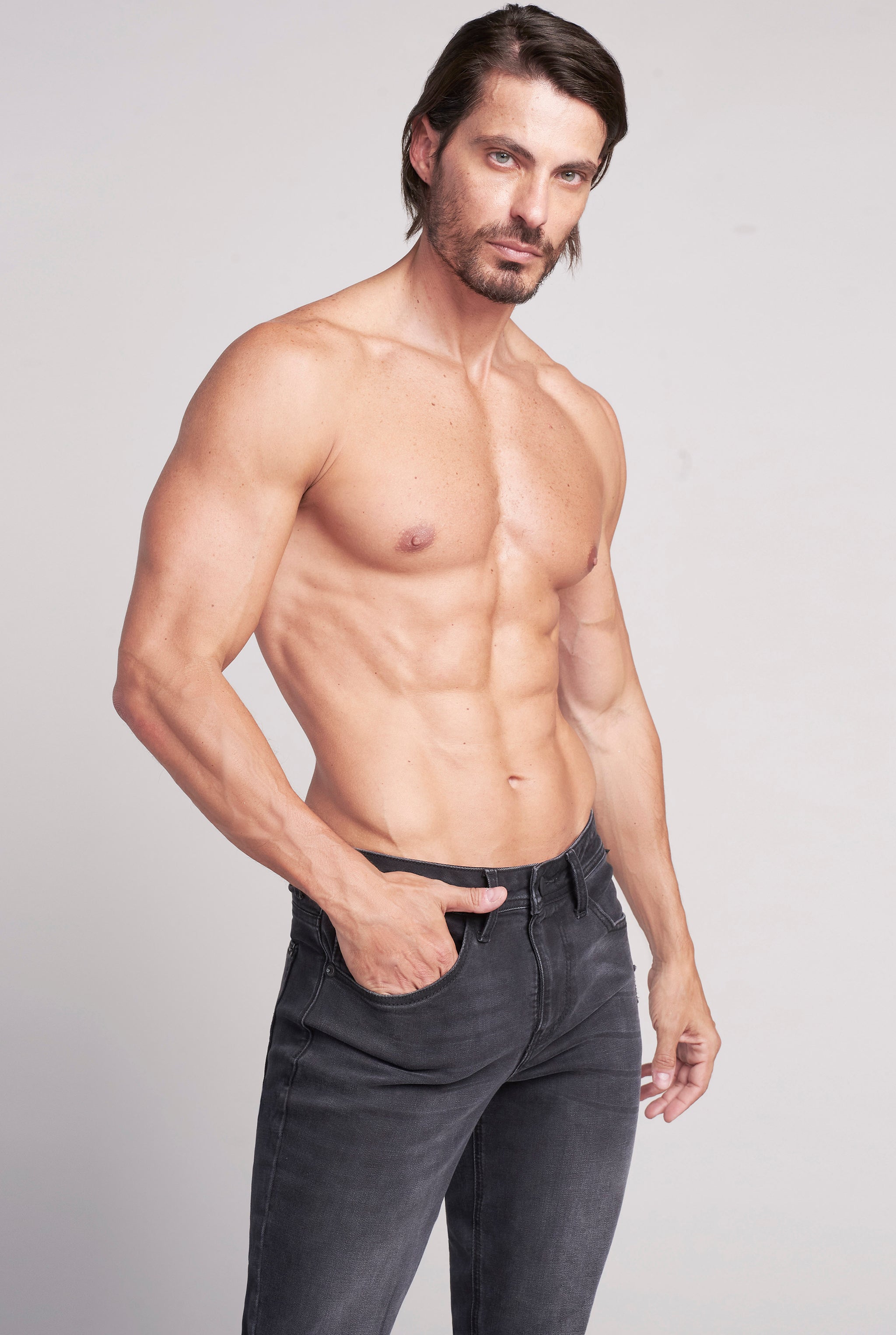 JEANS PARA HOMBRE CINTURA REGULAR CORTE SÚPER SKINNY 7044NGRO (7222916972681)