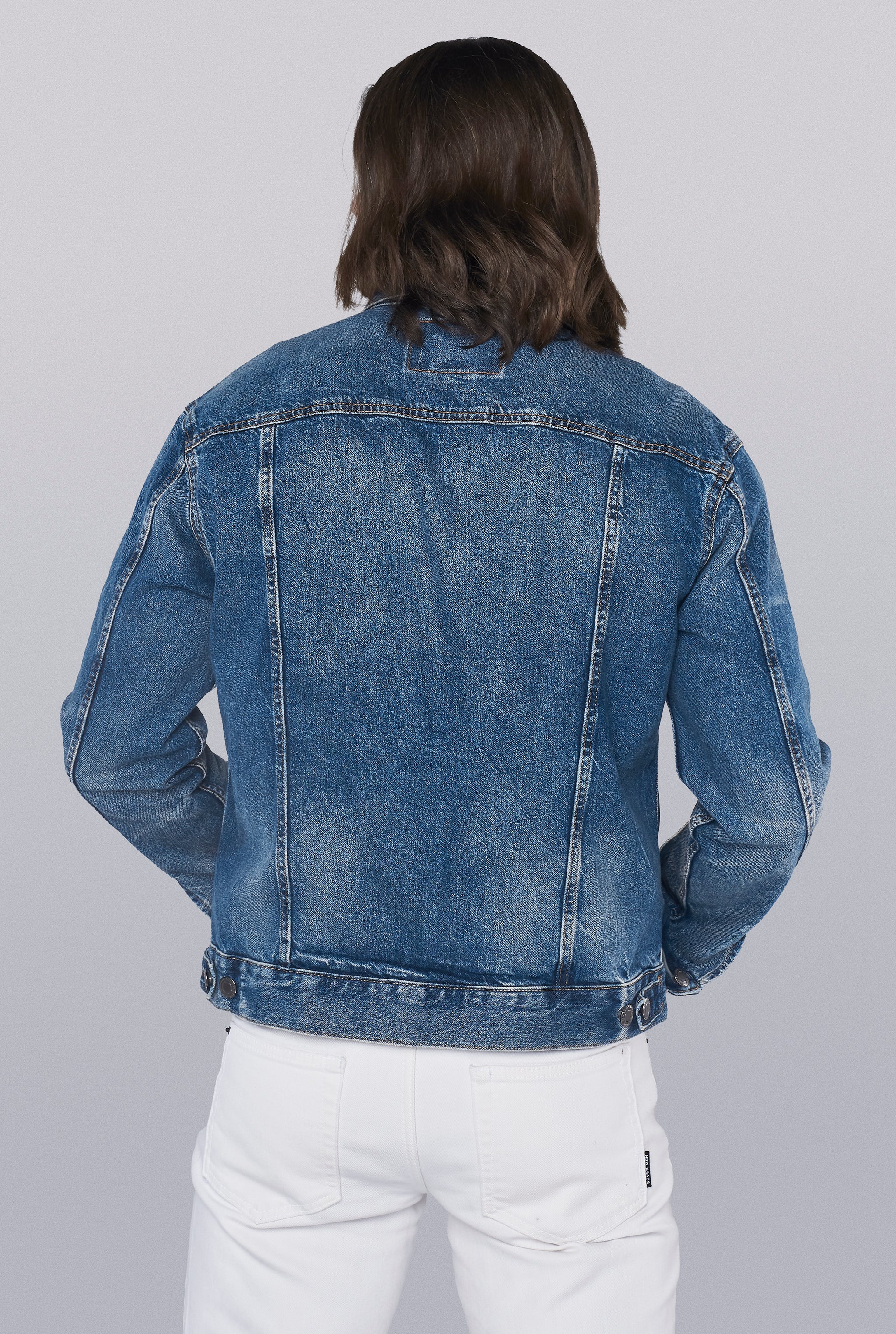 CHAMARRA PARA HOMBRE CORTE SLIM COLOR AZUL CLARO 3205STMO