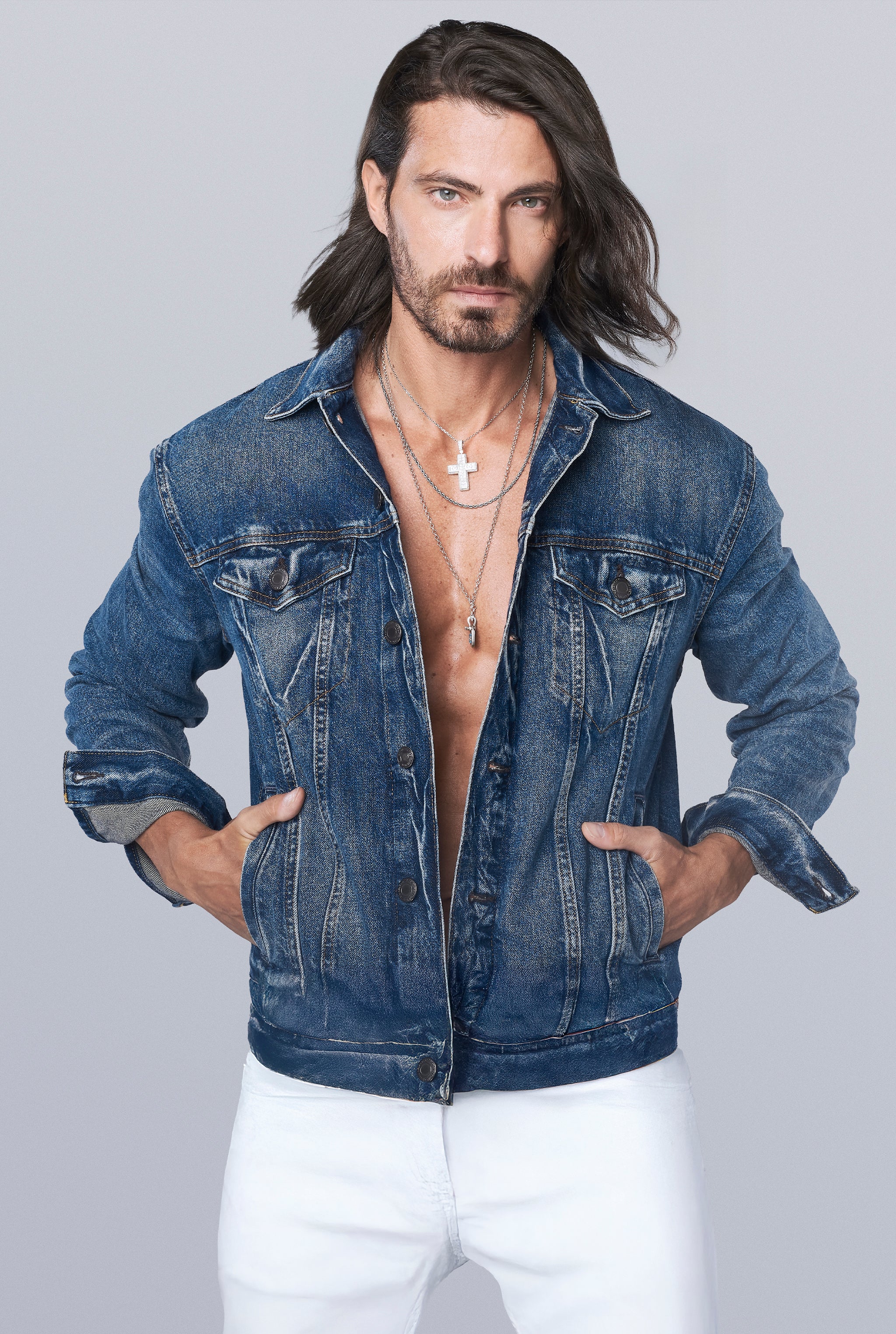 CHAMARRA PARA HOMBRE CORTE SLIM COLOR AZUL CLARO 3205STMO