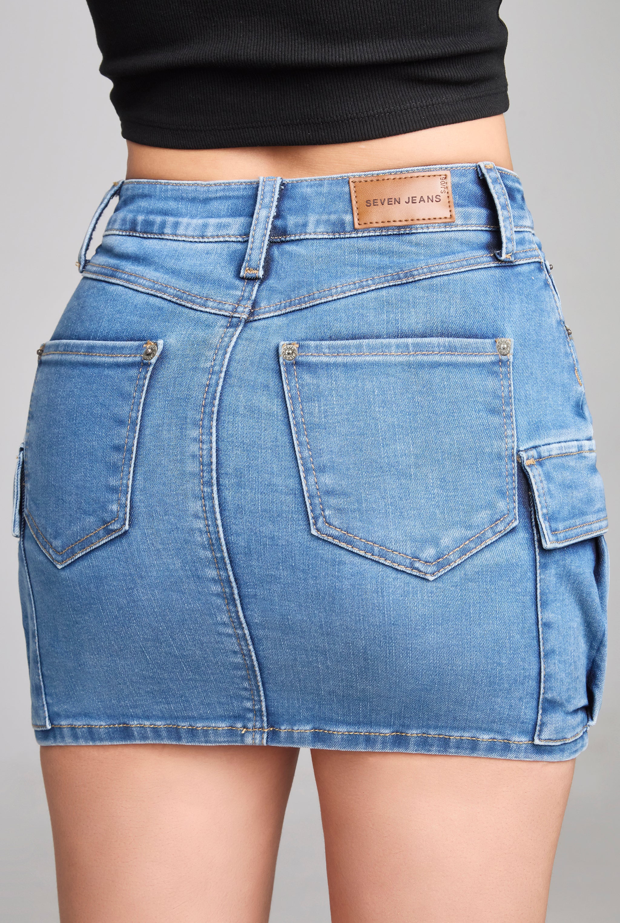 FALDA SHORT CARGO DENIM CINTURA ALTA COLOR AZUL MEDIO 9897STME