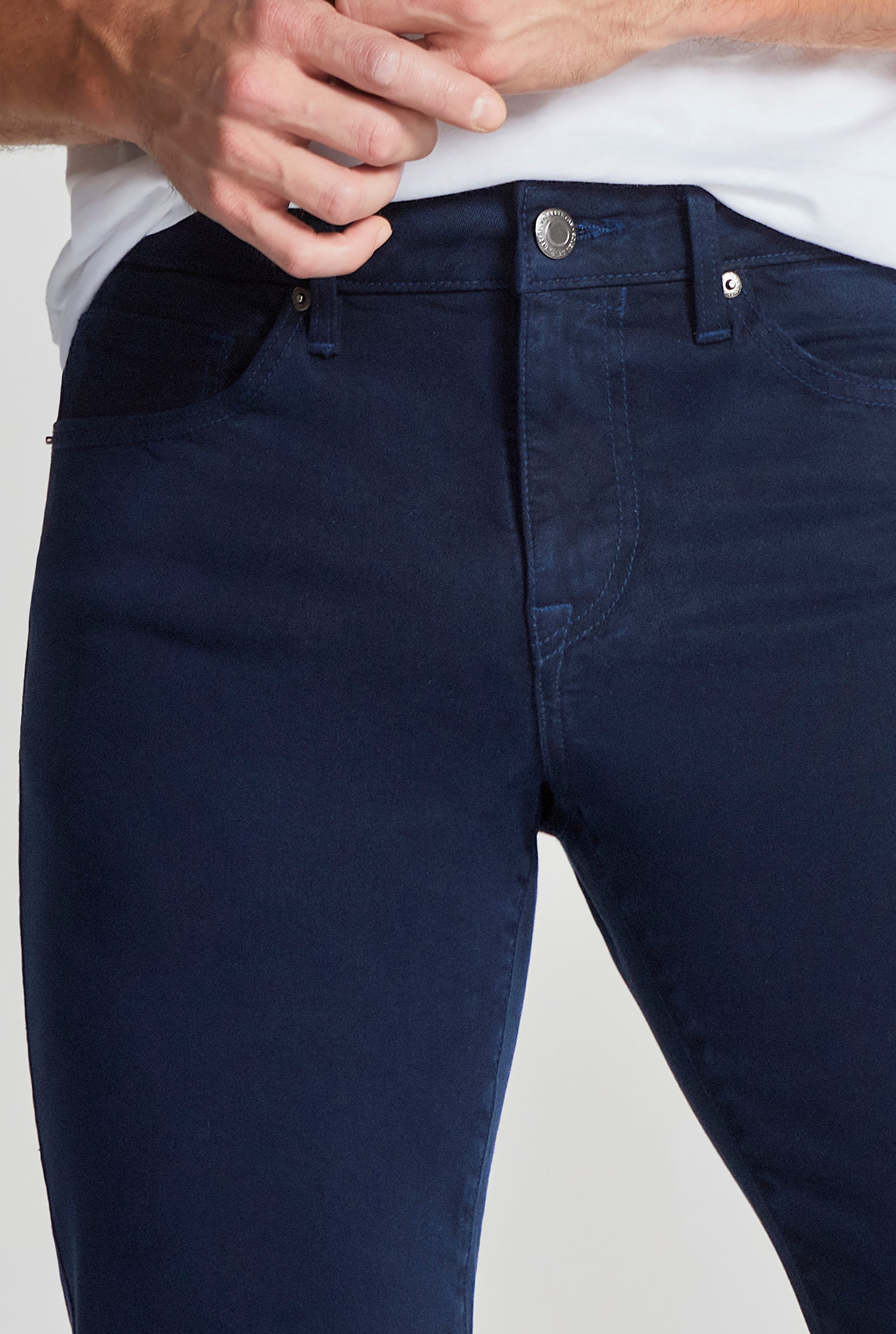 JEANS PARA HOMBRE CINTURA REGULAR CORTE SLIM COLOR NAVI 7097MARI