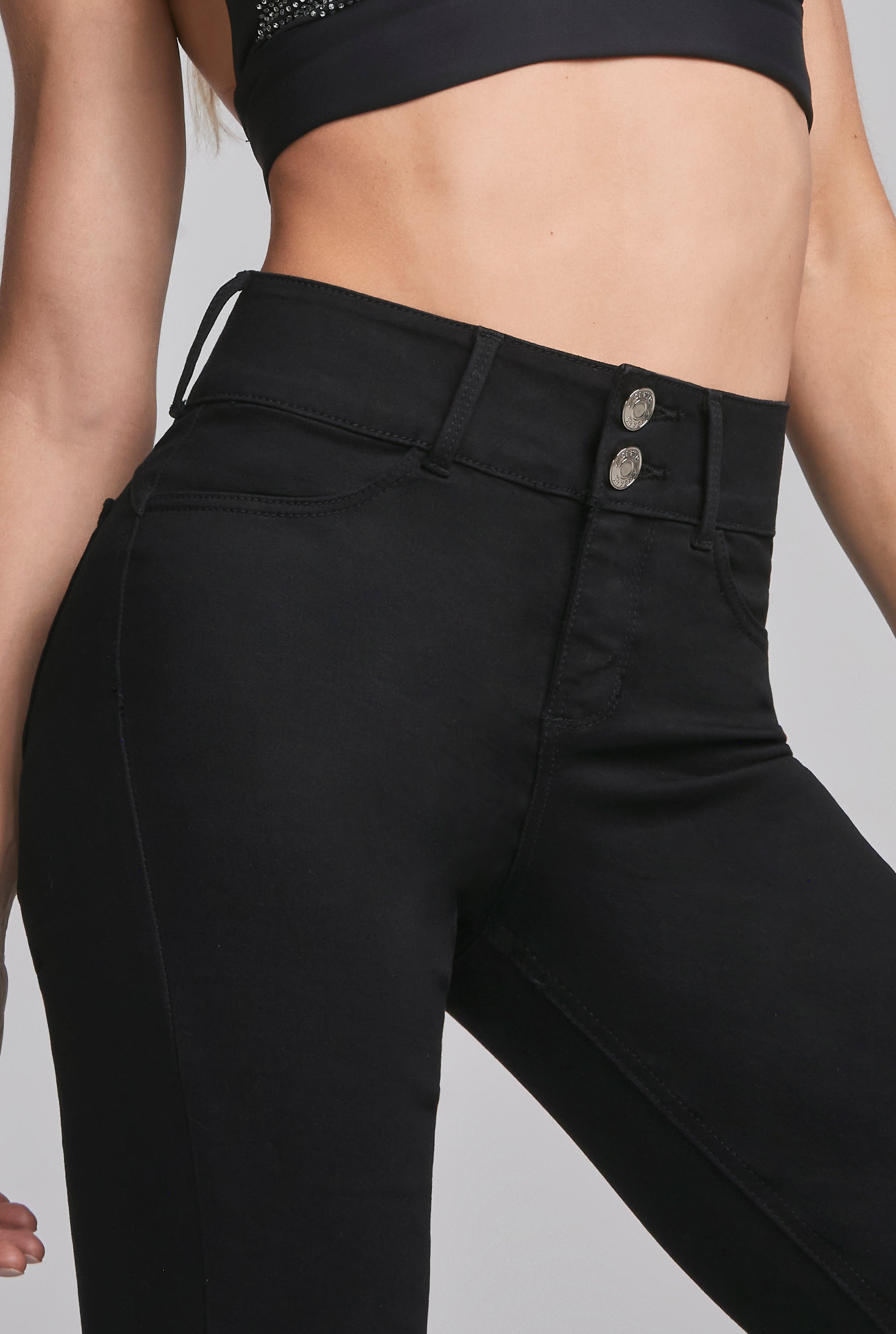 JEANS COLOR NEGRO CORTE RECTO CINTURA ALTA TECNOLOGÍA PUSH UP 1177NGRO