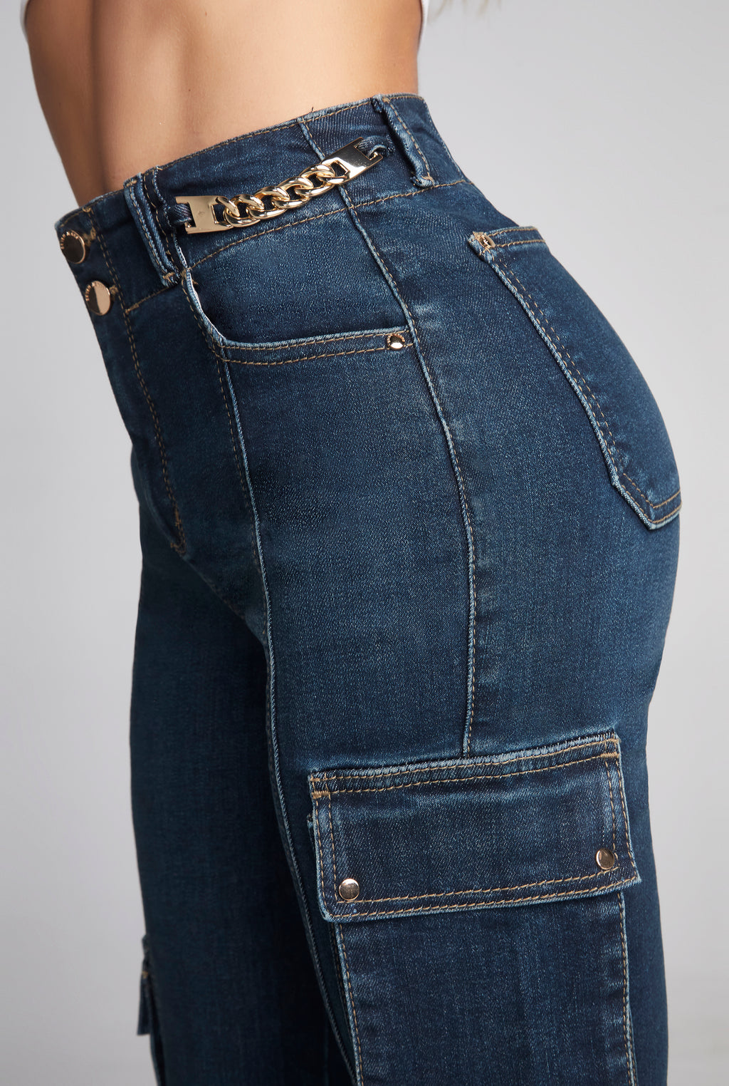 JEANS CARGO DE PIERNA ANCHA CINTURA ALTA COLOR AZUL OBSCURO 9862STOB (7827541393545)