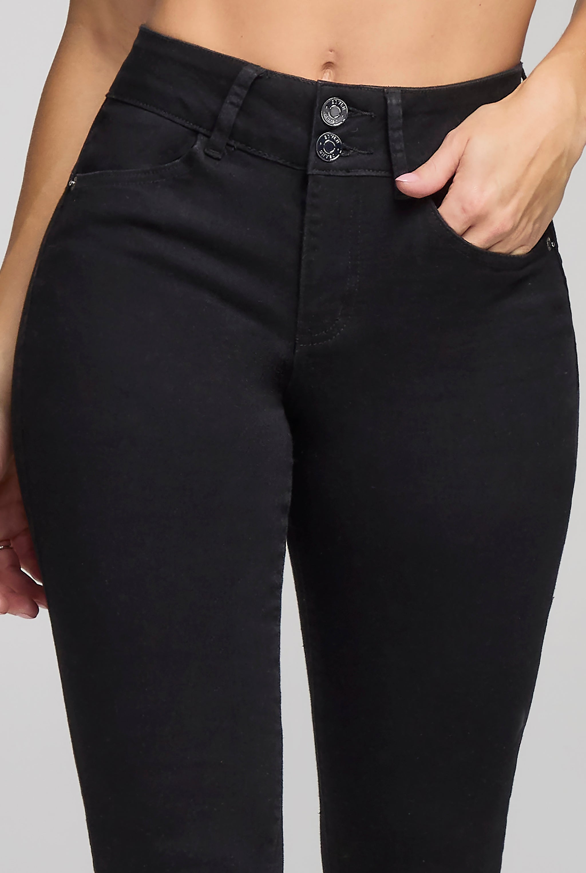 JEANS SUPER SKINNY TIRO MEDIO PUSH UP 1170NGRO