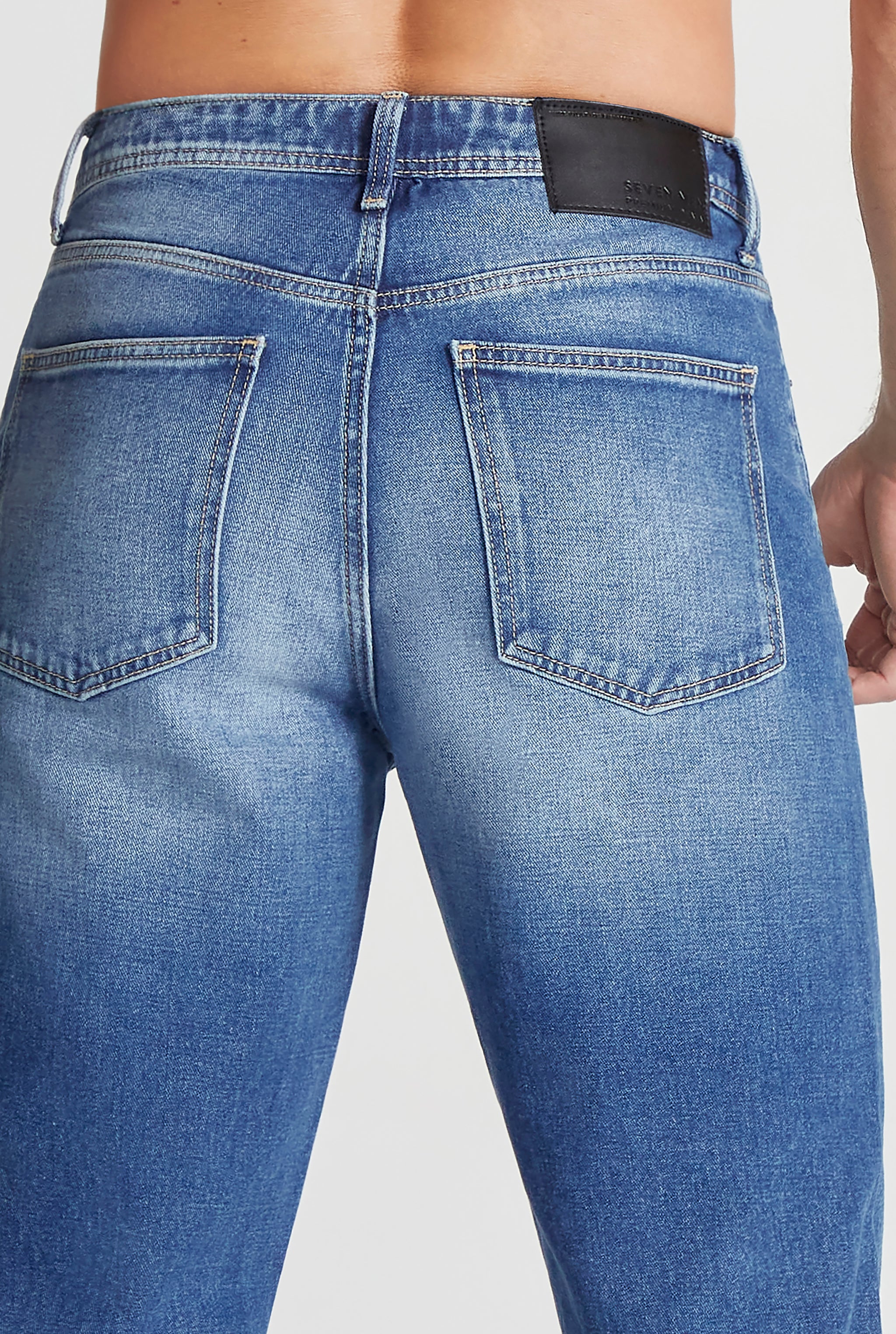 JEANS PARA HOMBRE CINTURA REGULAR CORTE RECTO RETRO 7076STOB