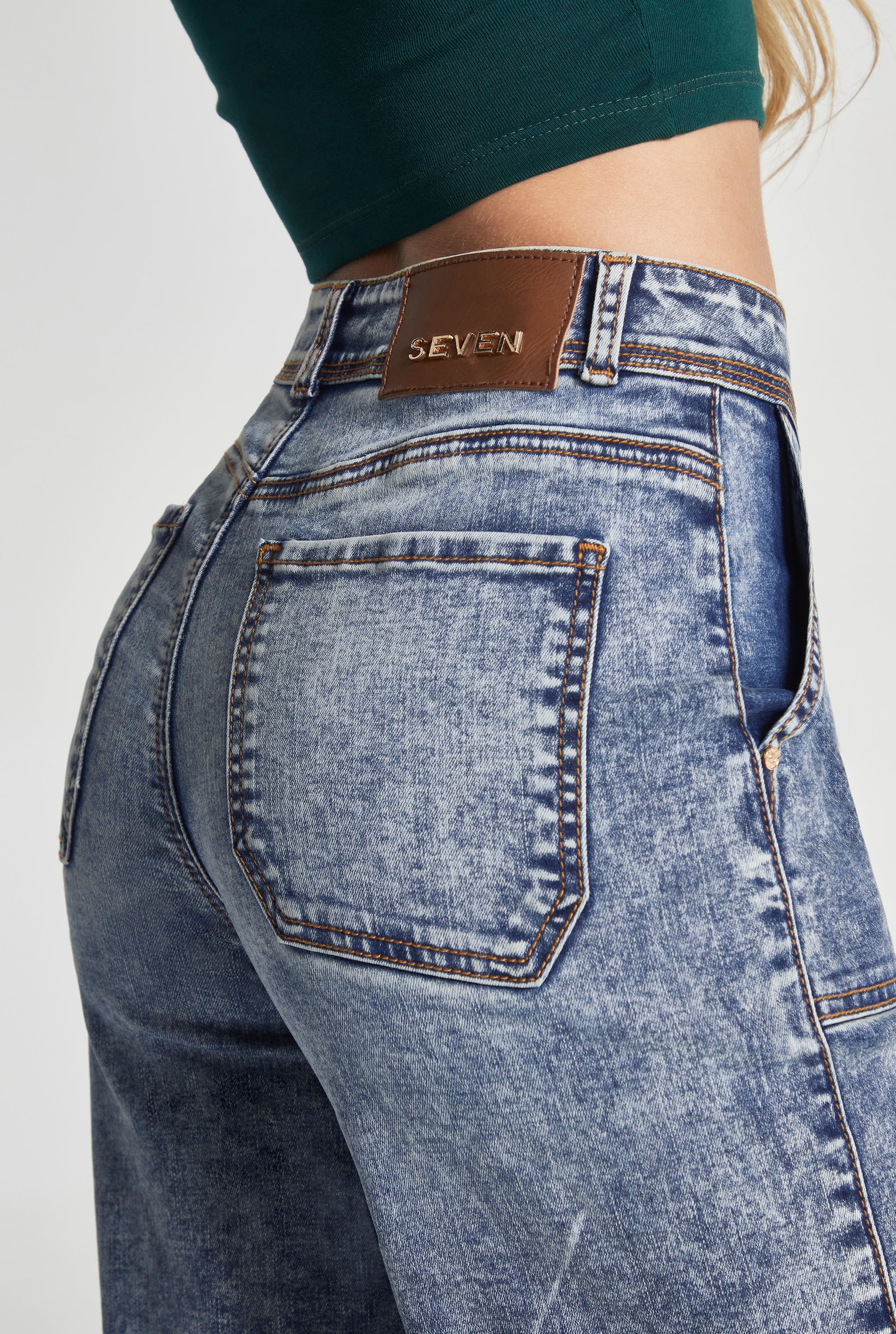 JEANS CARGO CINTURA ALTA TECNOLOGÍA PUSH UP 0082ACWA